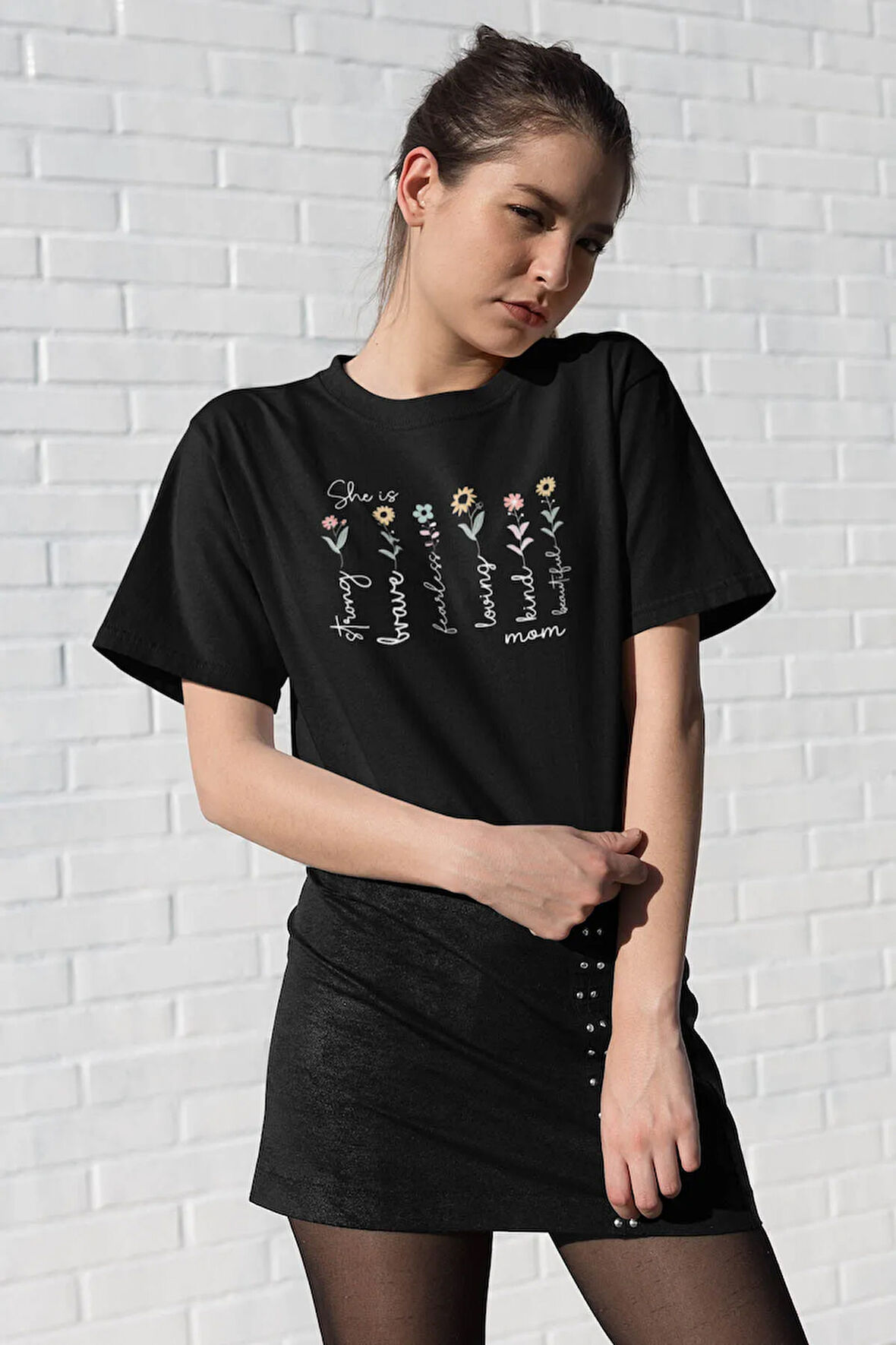 She İs Strong Fearless No:3 Baskılı Anneler Günü Hediyelik Siyah %100 Pamuklu T Shirt