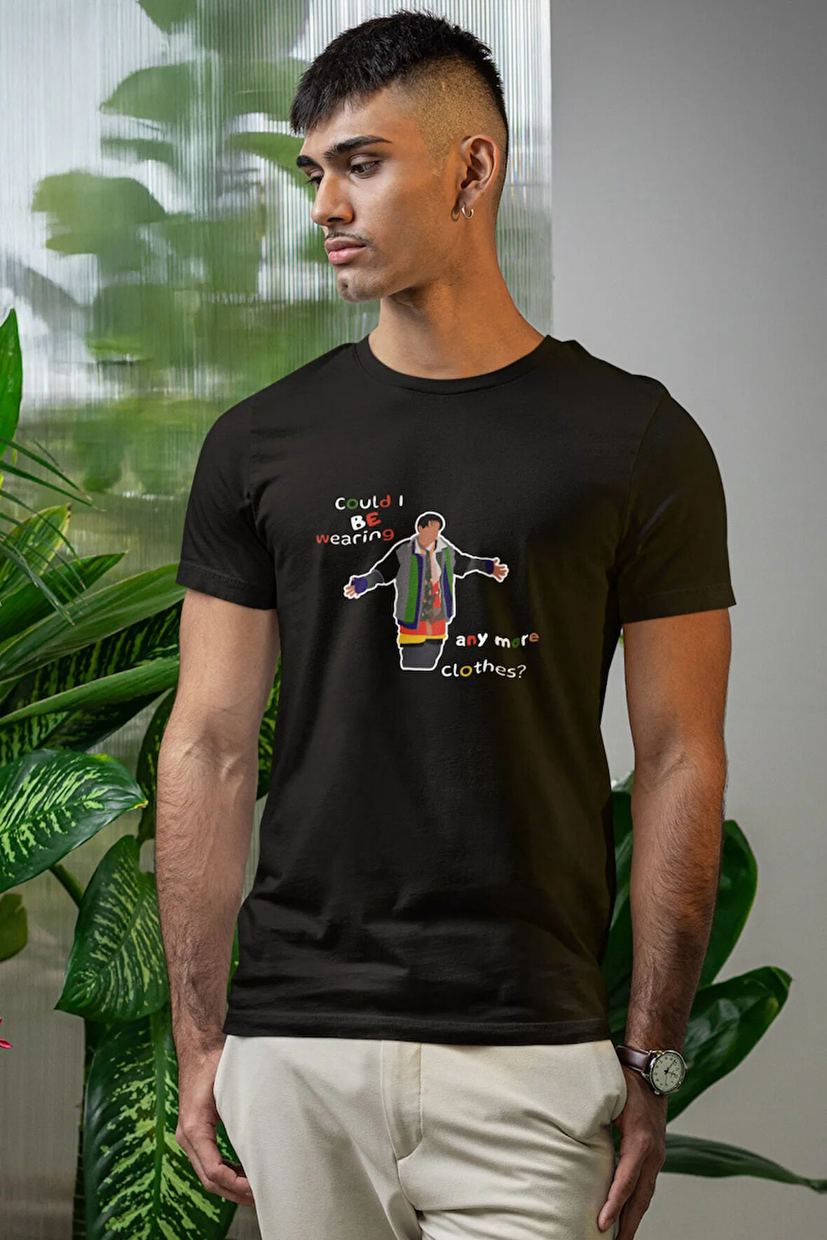 Could I Be Wearing Any More Clothes Friends Baskılı Eğlenceli Hediyelik Siyah Unisex T-Shirt No:4