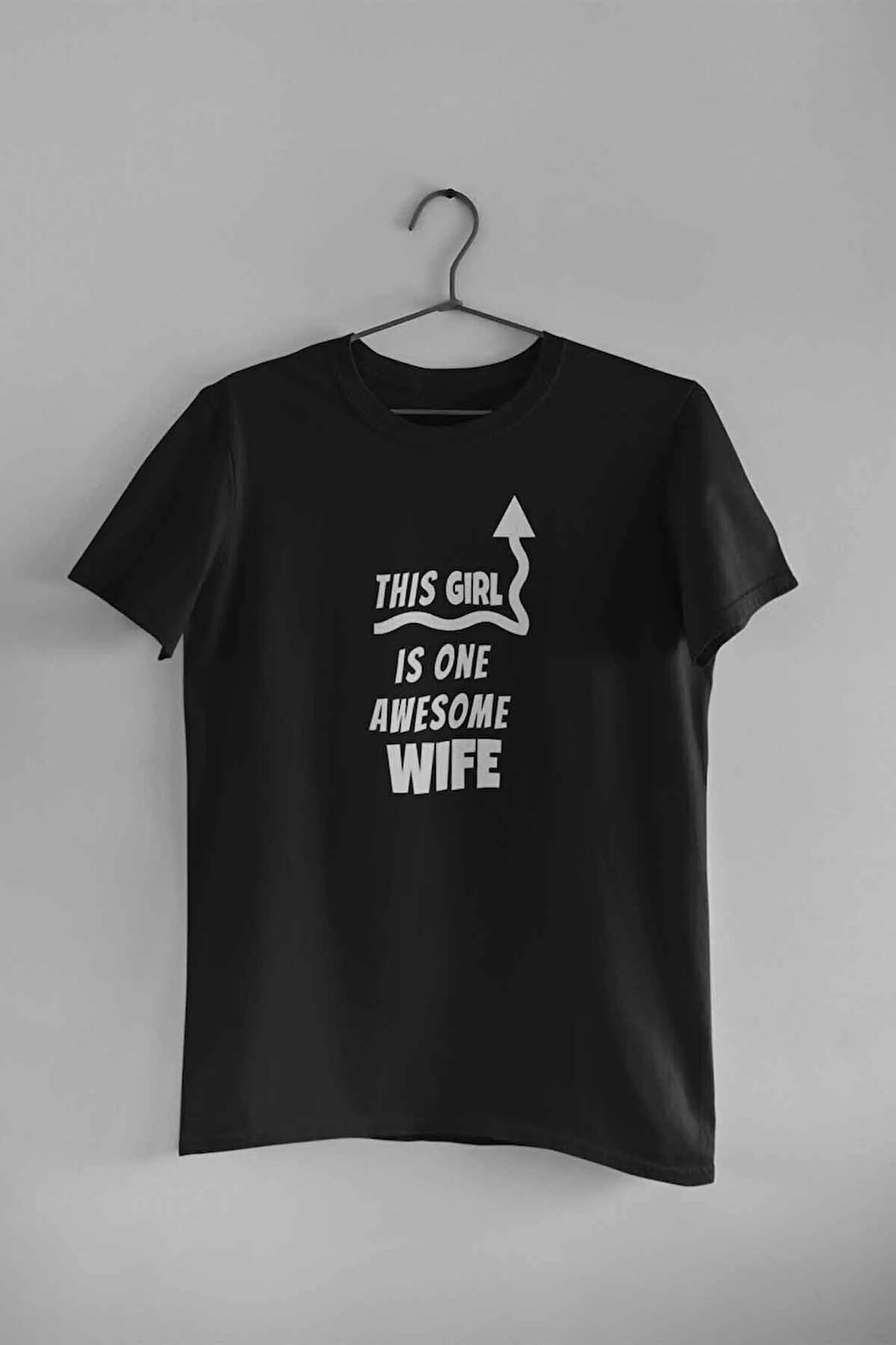 This Girl Is One Awesome Wife Baskılı Eş Karı Kız Arkadaş Hediye %100 Pamuk Siyah Tişört