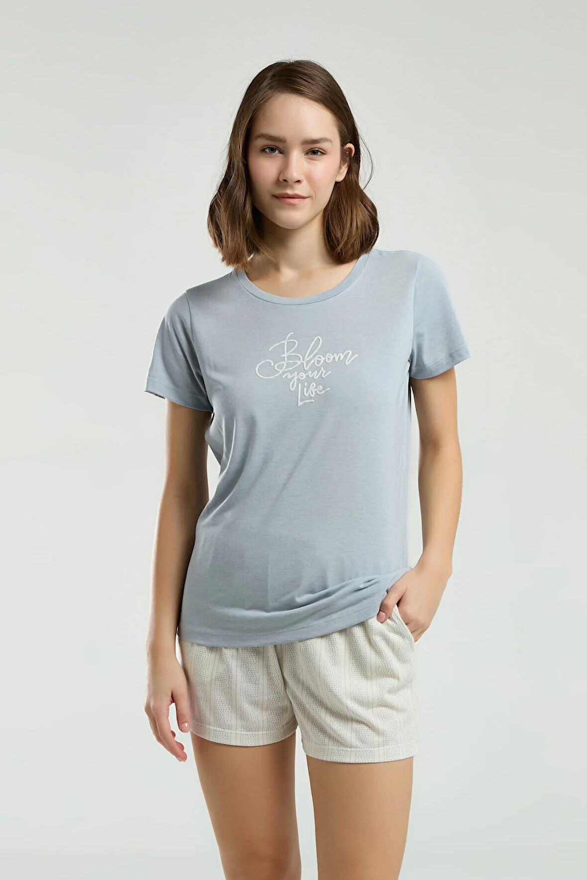 Kadın Bisiklet Yaka Kısa Kol T-shirt Şortlu Pijama Takımı Q4.A3.K3.R1K