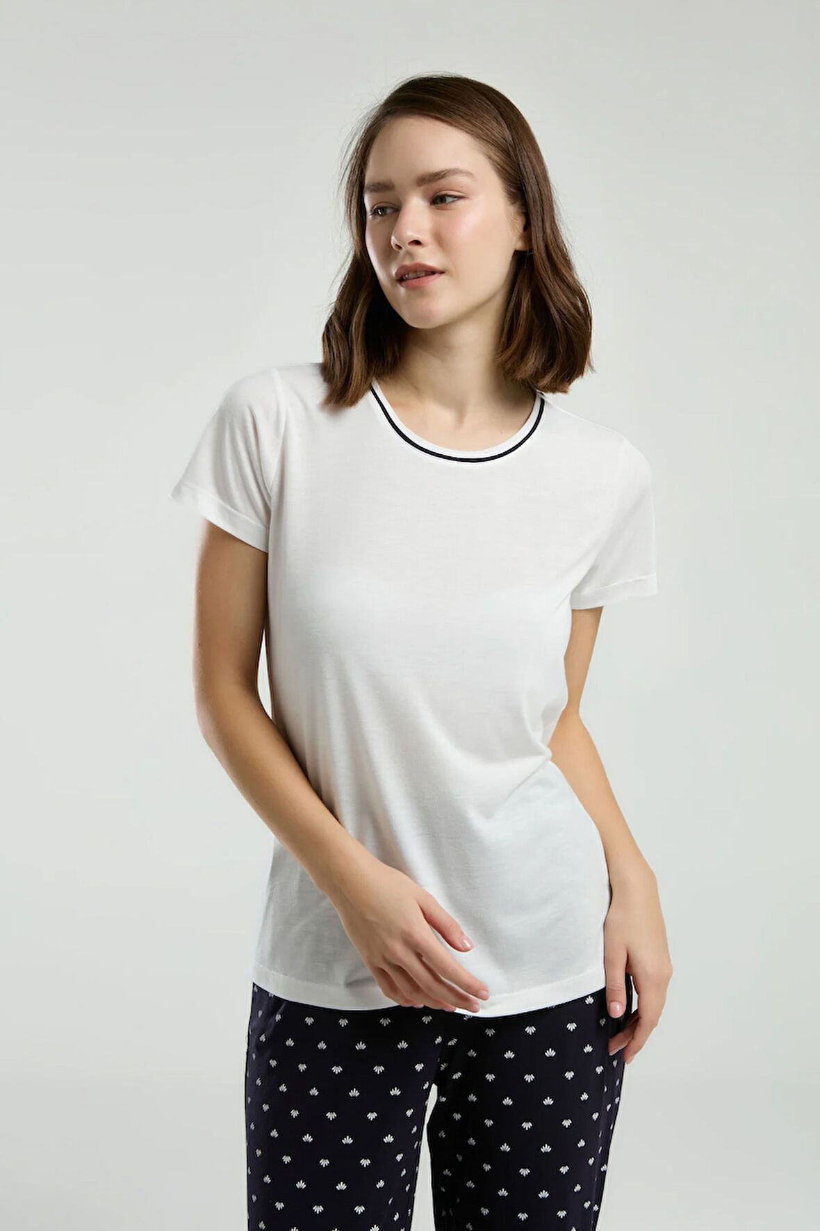 Kadın Bisiklet Yaka Kısa Kol T-shirt Likralı Alt Pijama Takımı Q4.A3.K3.R5K
