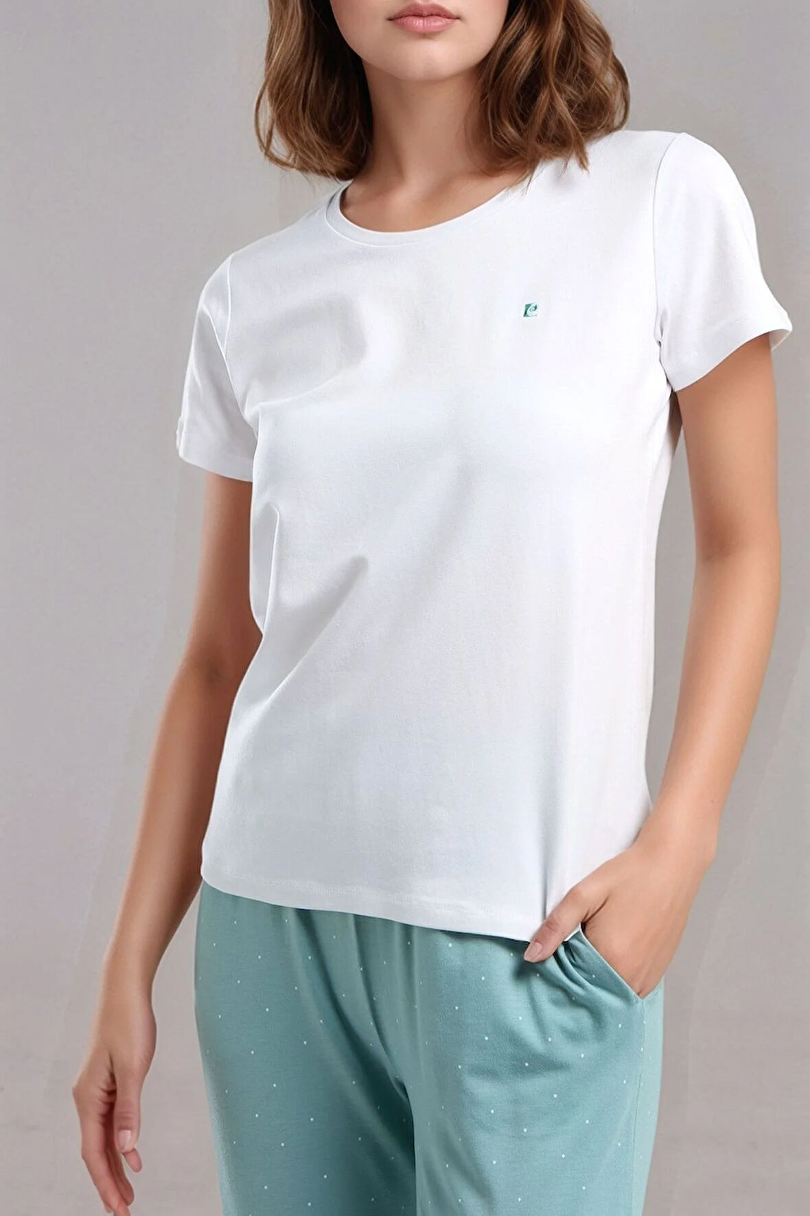 Kadın Beyaz & Yeşil Kısa Kol Puantiyeli Viskon Pijama Takımı Q9P0K9C4K