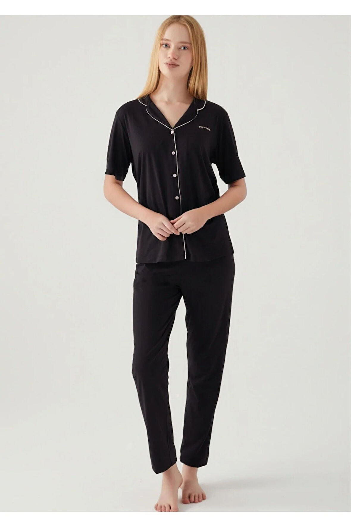 Kadın Siyah Pamuklu Modal Boydan Patlı Kısa Kol Kutulu Pijama Takımı Q8.U.8O.K2.K.A6.P.C