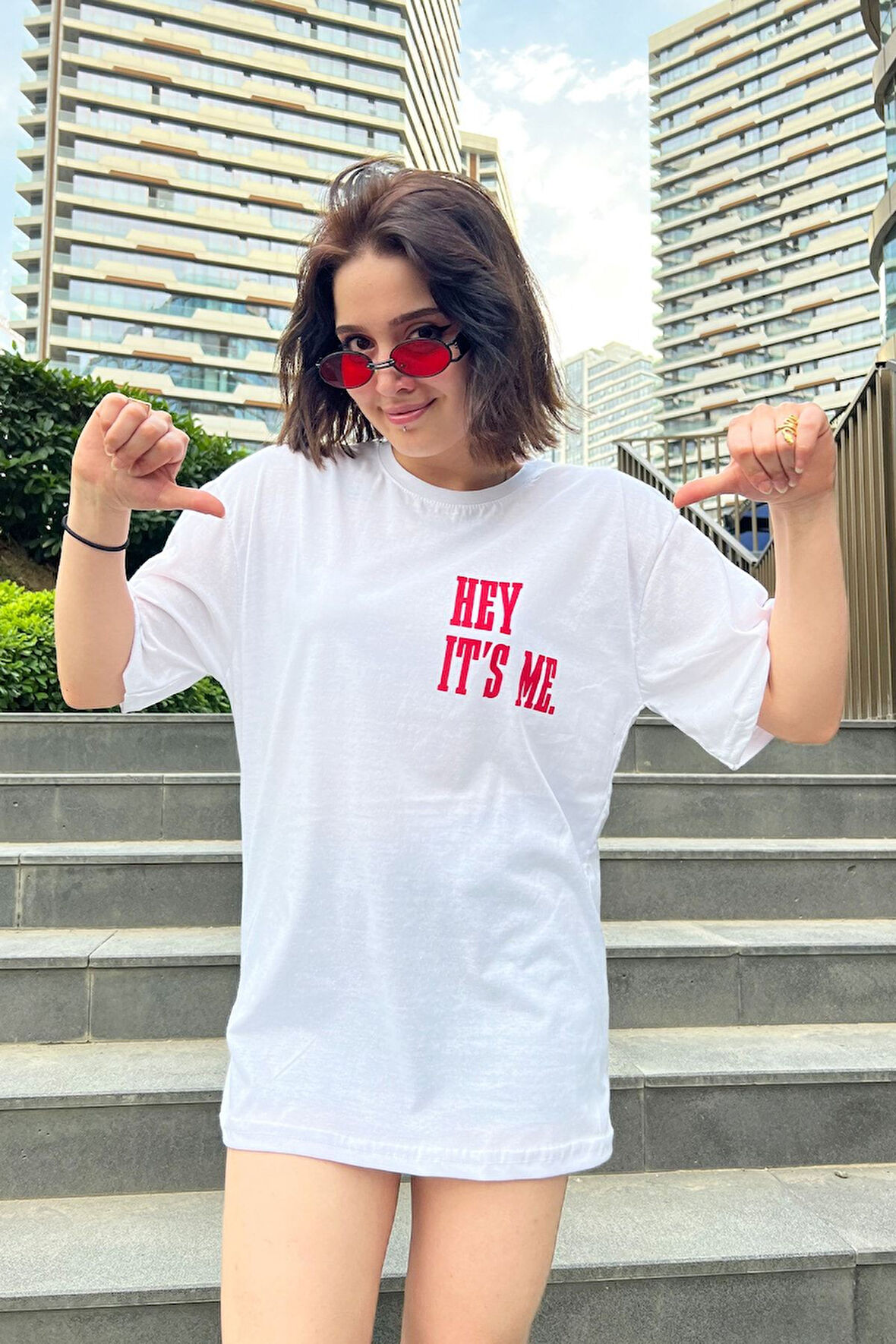 Oversize Hey It's Me Baskılı Siyah Tshirt