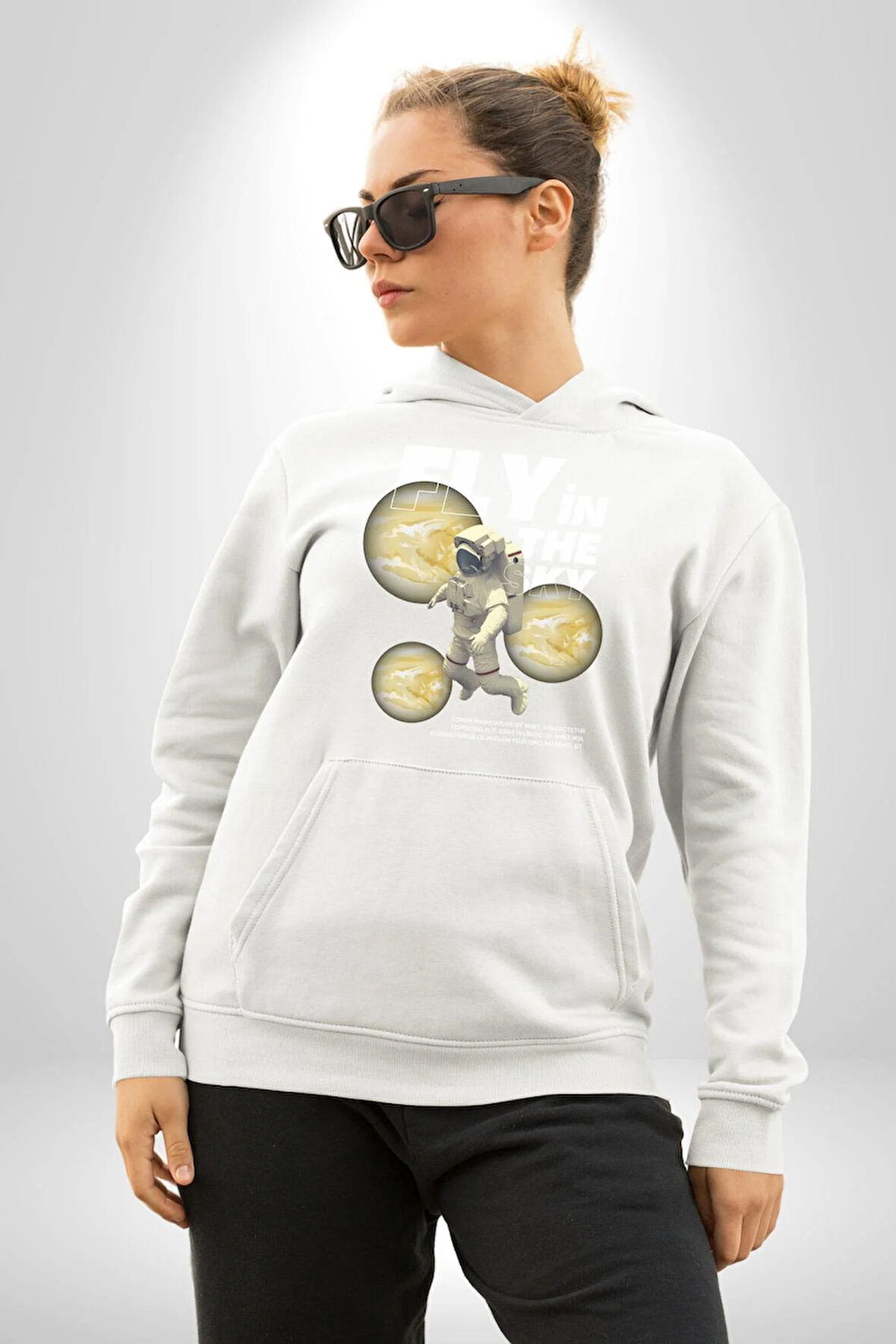 Gökyüzünde Uçmak Astronot Erkek Kadın Beyaz Dijital Baskılı Kapüşonlu Sweatshirt Hoodie