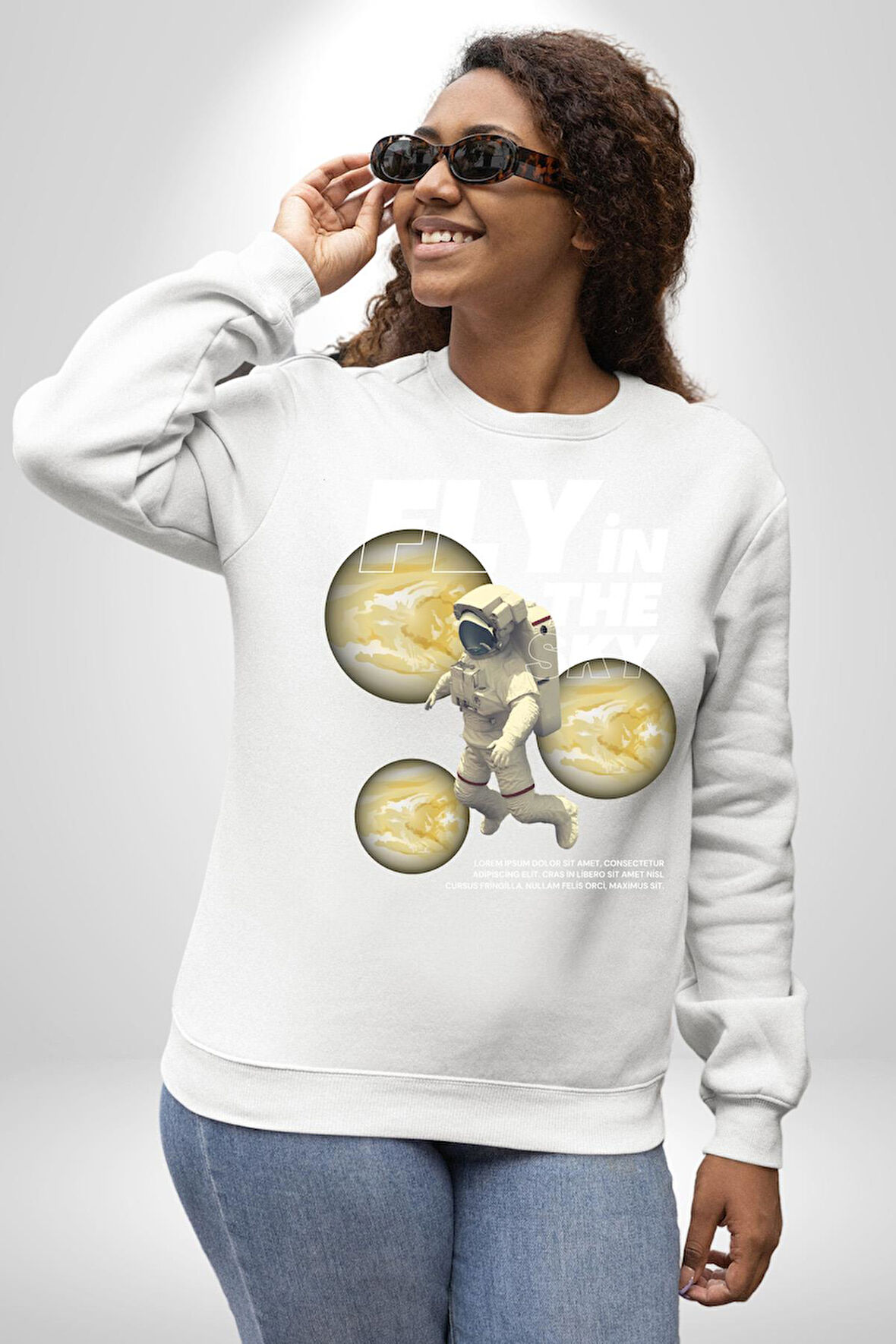 Gökyüzünde Uçmak Astronot Erkek Kadın Unisex Dijital Baskılı Beyaz Sweatshirt