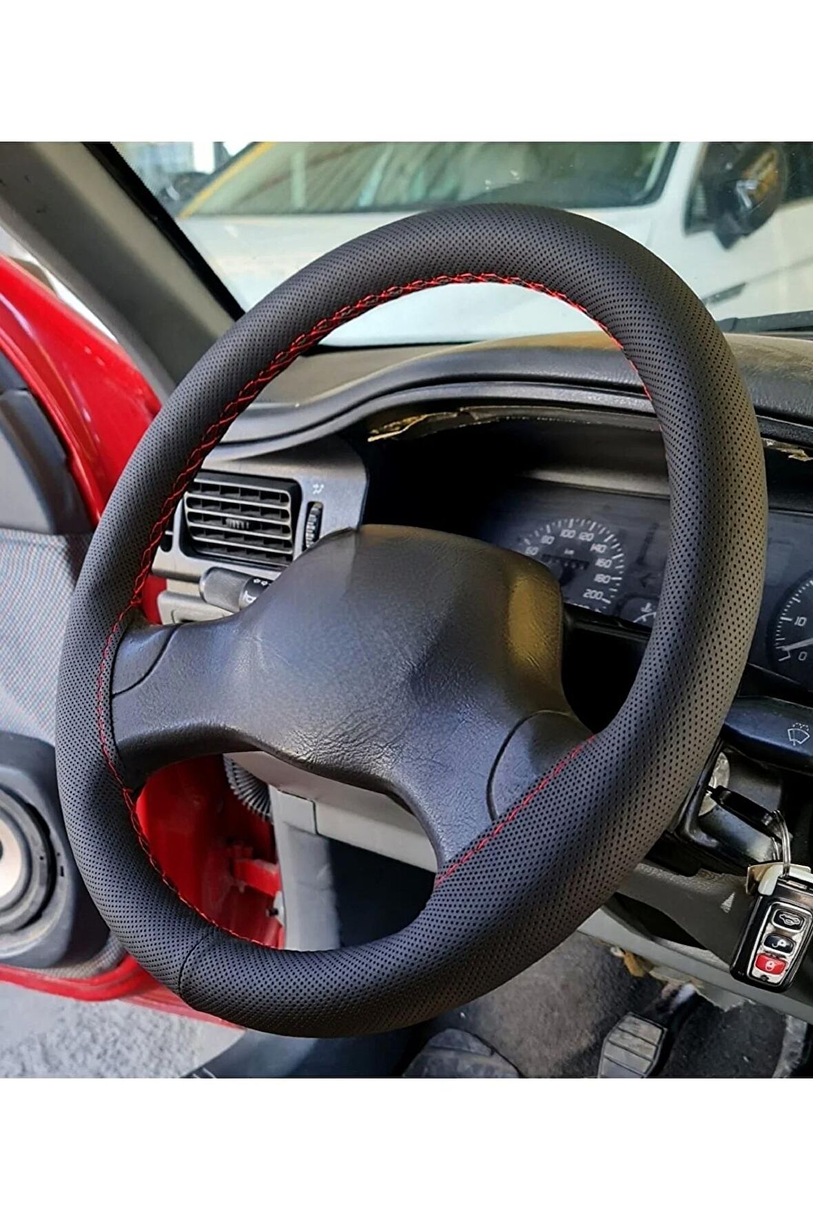 Renault 19 Uyumlu Deri Dikmeli Direksiyon Kılıfı Noktalı Kırmızı Ipli (10CM)