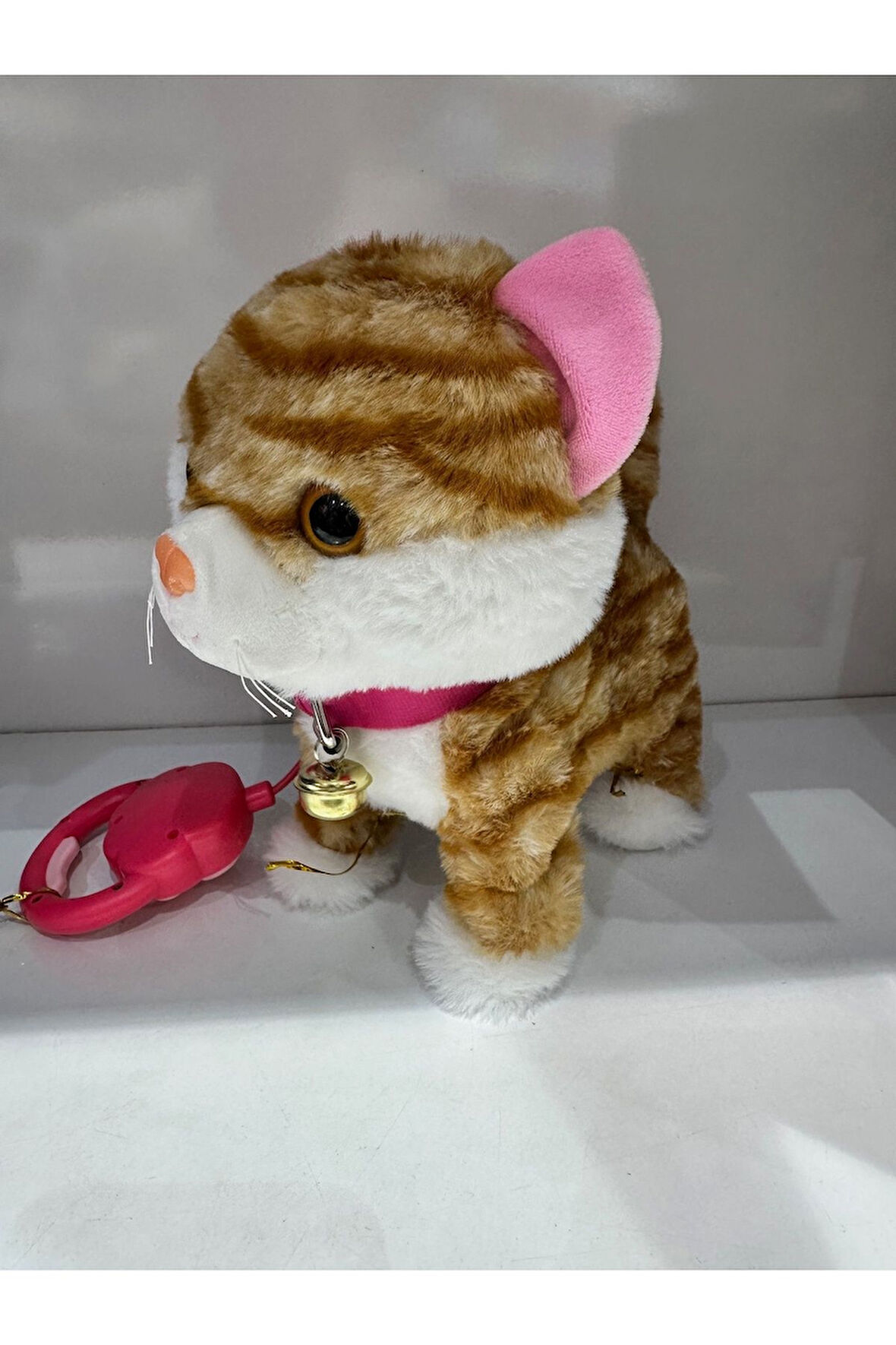 Kedi Tasmalı Kumandalı Yürüyen Sevimli Kedi Peluş Kedi Tasmalı Kedi Sarı