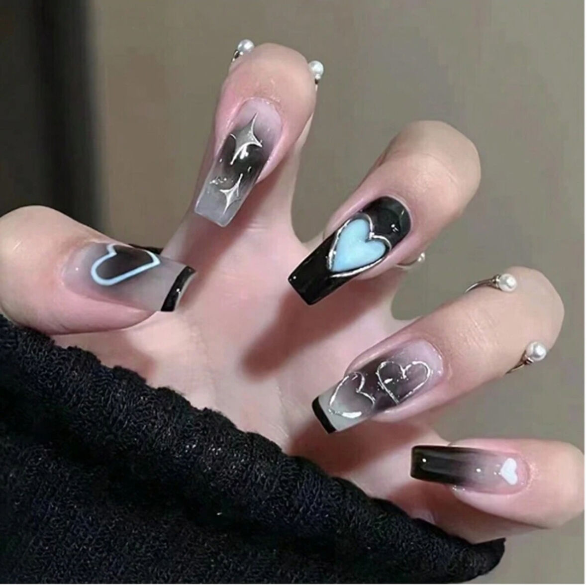 VividCharm 24lü Siyah & Mavi Kalp Tasarımlı Takma Tırnak Seti / Protez Tırnak Seti