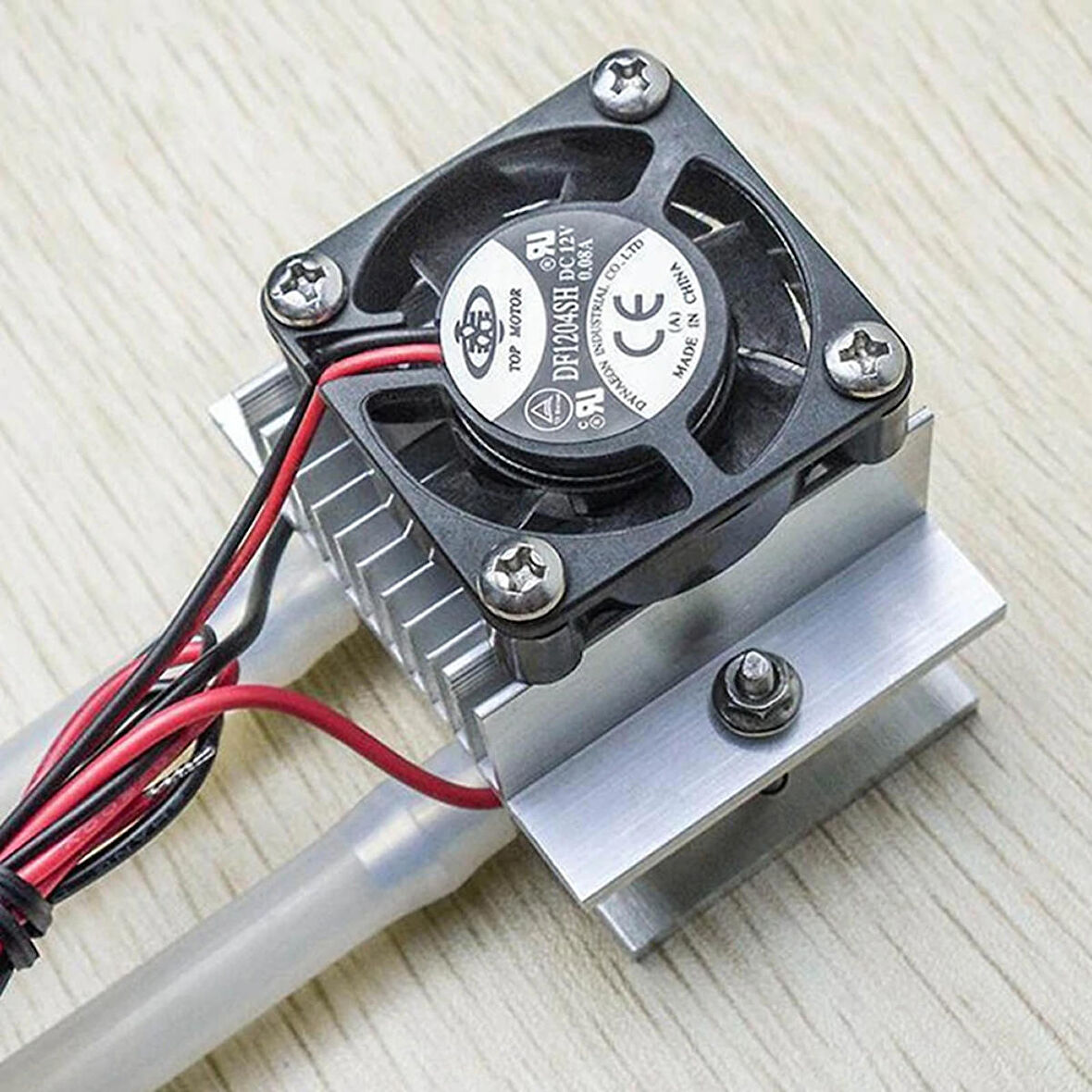 Termo Elektrik Peltier Su Soğutucu Sistem  DC 12V 6A 60W Mini Klima Buzdolabı Buzluk Araba Soğuk Hava Üreteci Sıcaklık Düşürücü