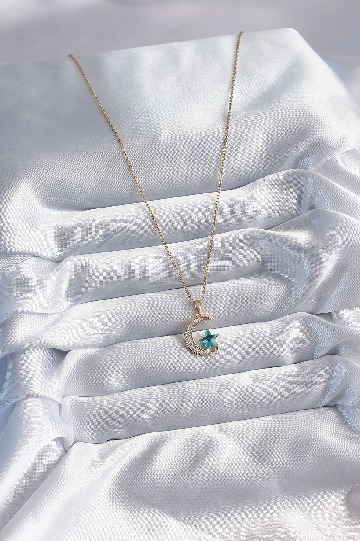 316L Çelik Gold Renk Zincir Zirkon Taş Detay Hilal Yıldızı Figür Kadın Kolye