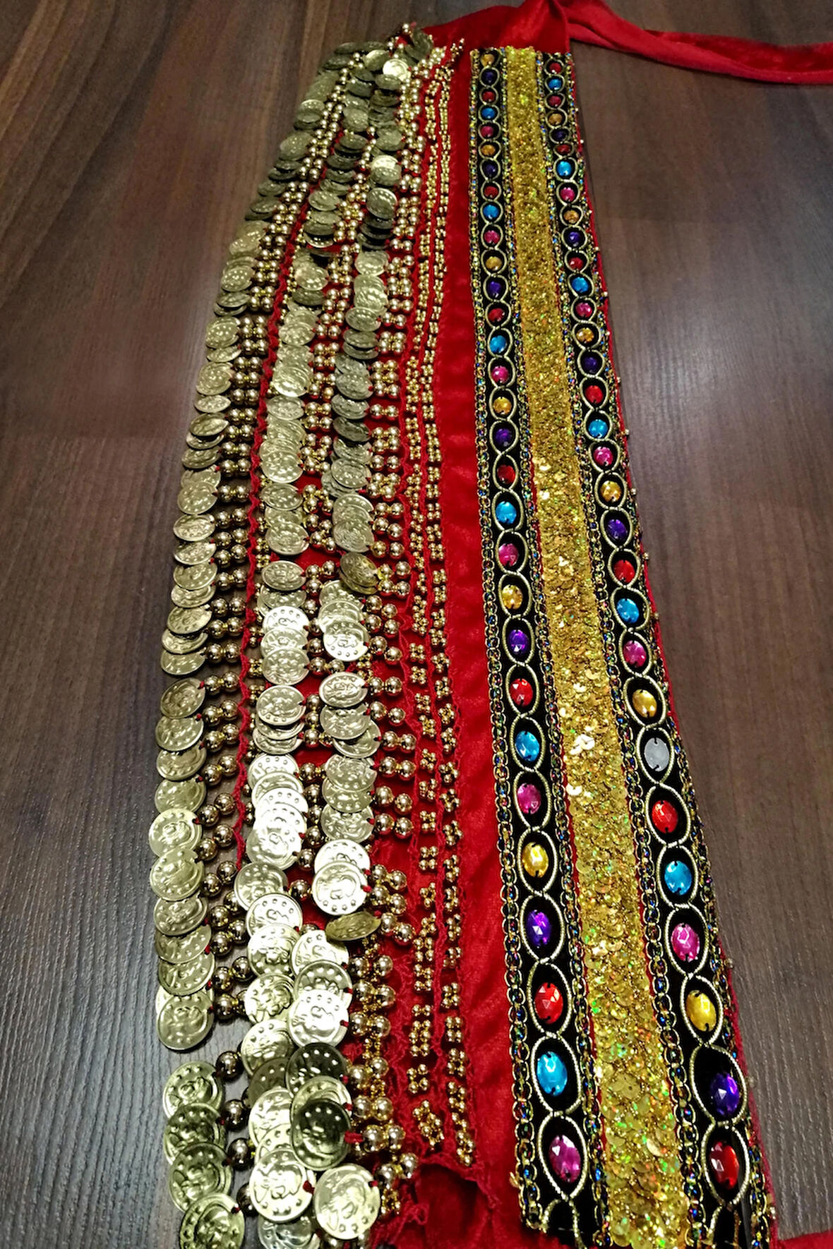 Kadife Şakira Kemeri