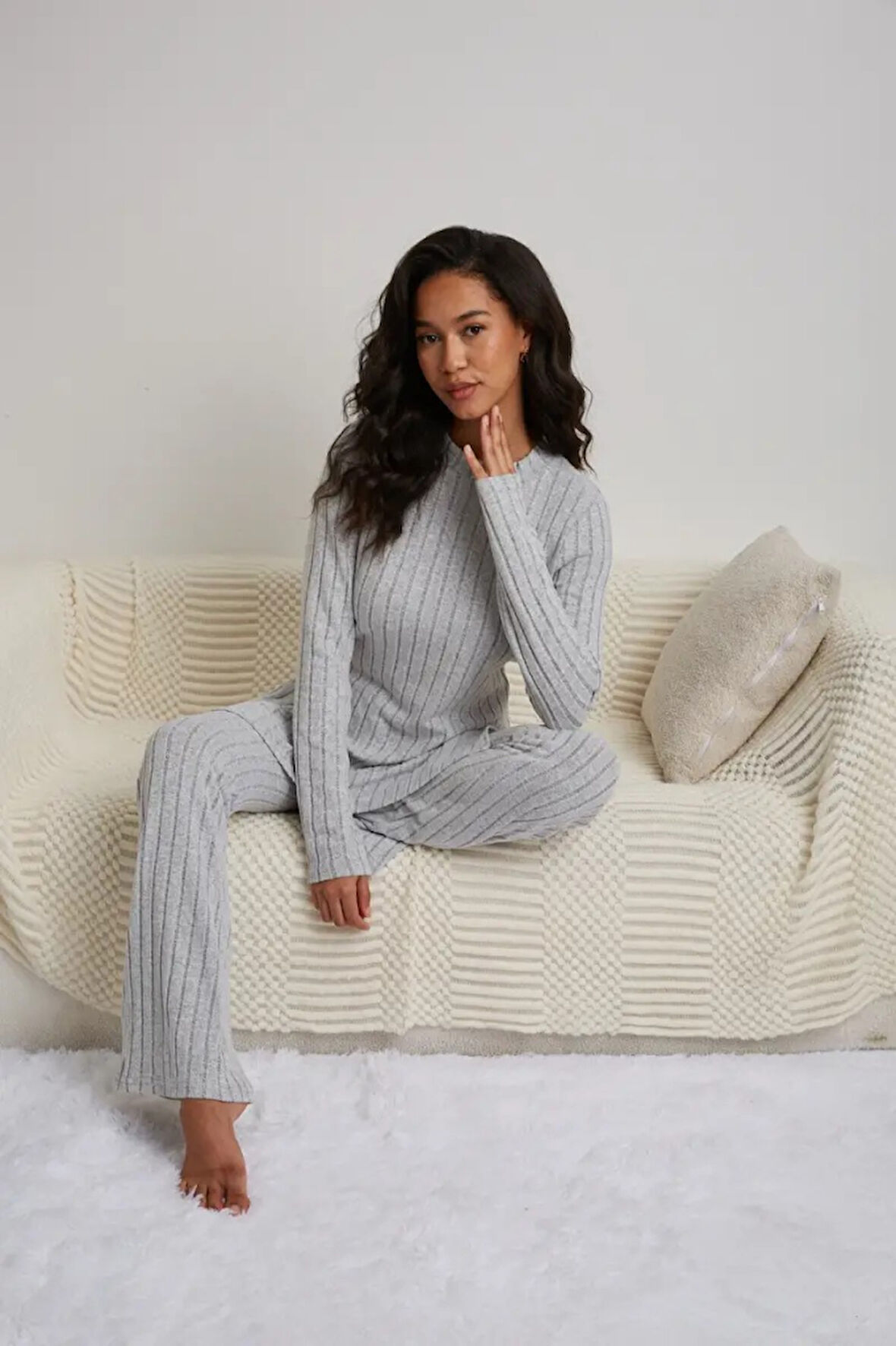 Reka Moda Kadın Uzun Kollu Yuvarlak Yaka Yandan Yırtmaç Detaylı şardonlu Kaşkorse Bluz Ve Pantolon Ikili Takım