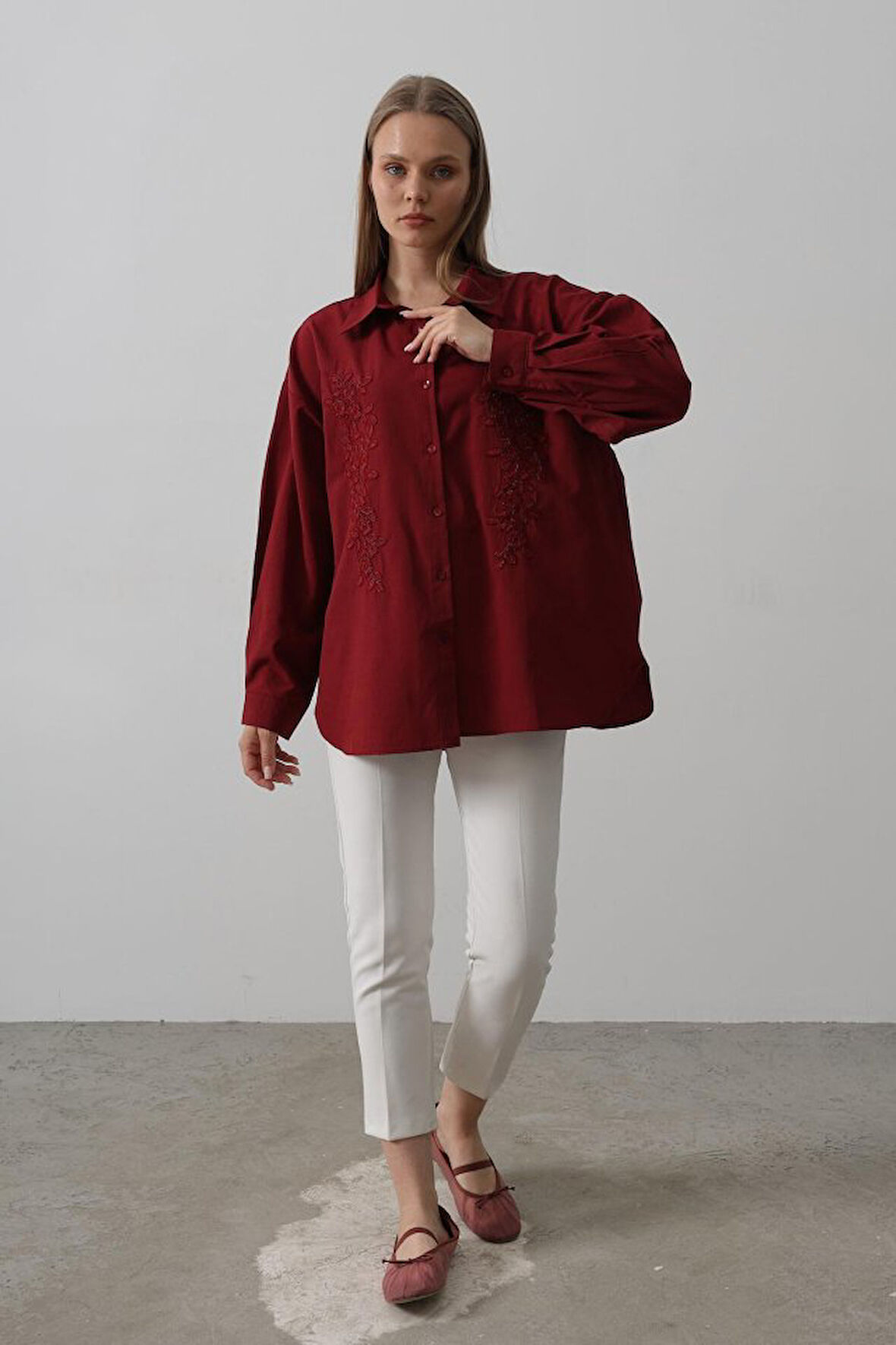 Reka Moda Boncuk Nakış Detaylı Uzun Gömlek - Bordo