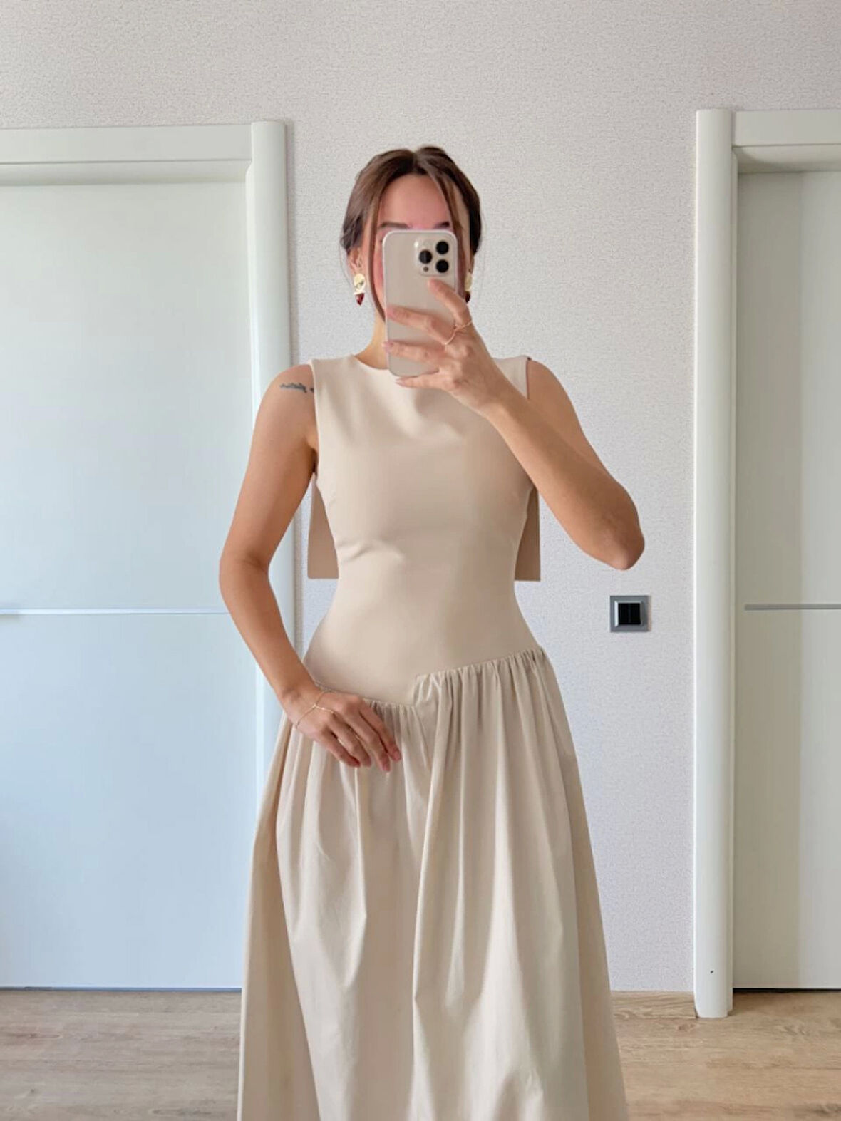 Reka Moda Arkası Kanatlı Uzun Elbise- Bej