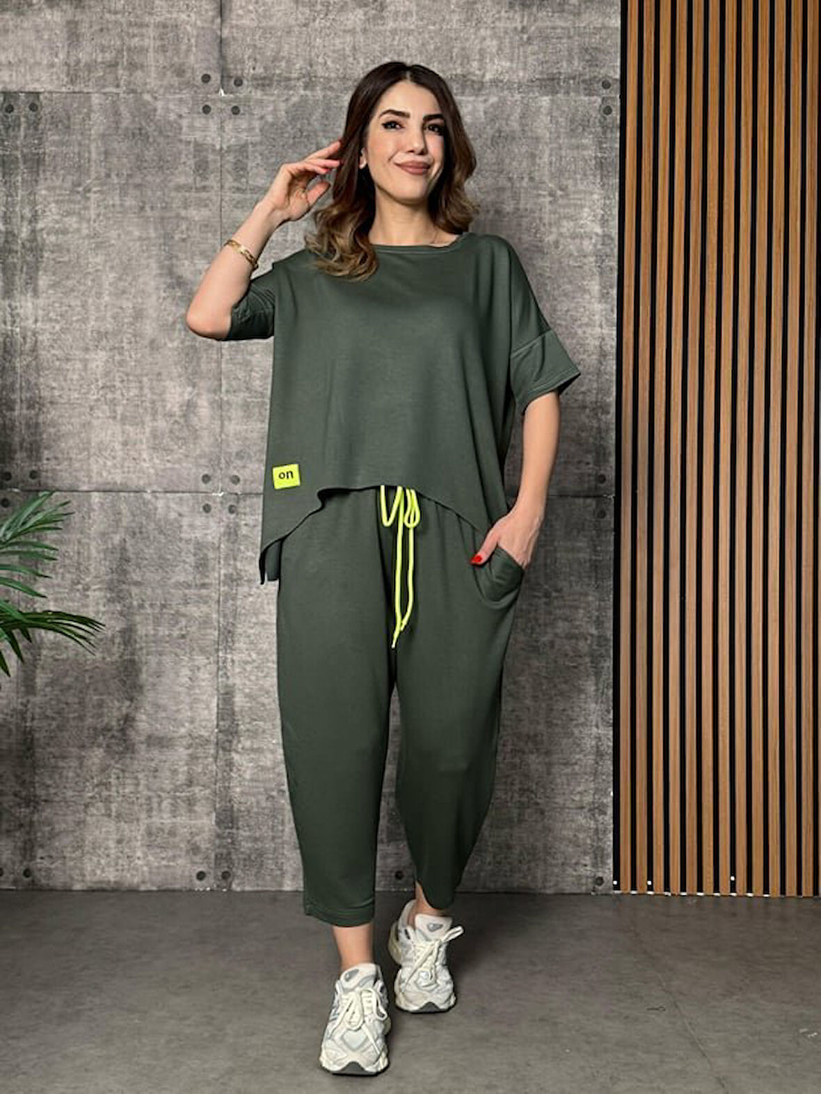 Reka Moda Kadın Kısa Kollu Bisiklet Yaka Viskon Iki Iplik Bluz Ve Pantolon Ikili Takım