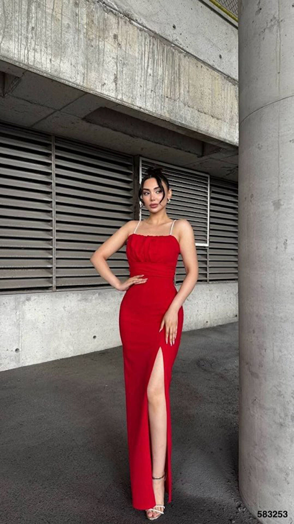 Reka Moda Kadın Ip Askılı Gipe Detay Maxi Boy Yırmaçlı Elbise