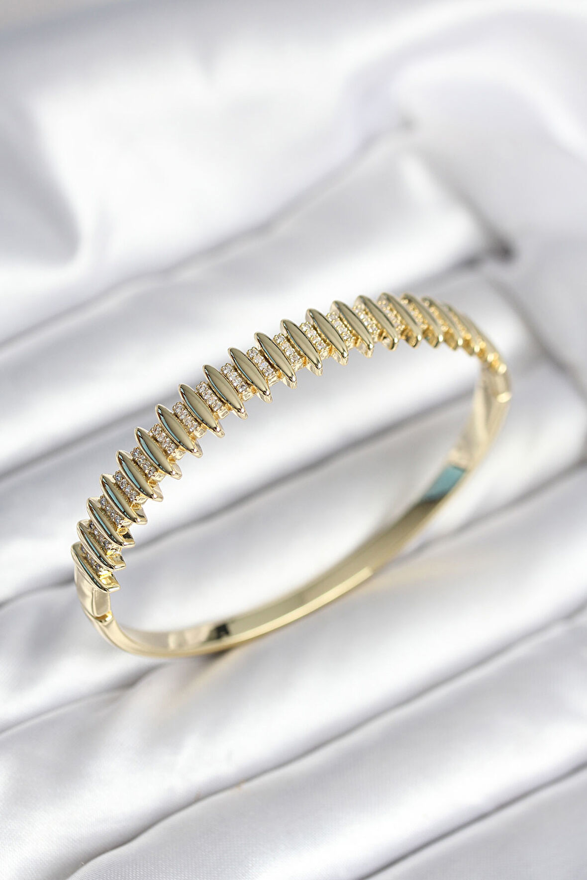 Reka Moda Gold Renk Zirkon Taşlı Pirinç Kadın Kelepçe