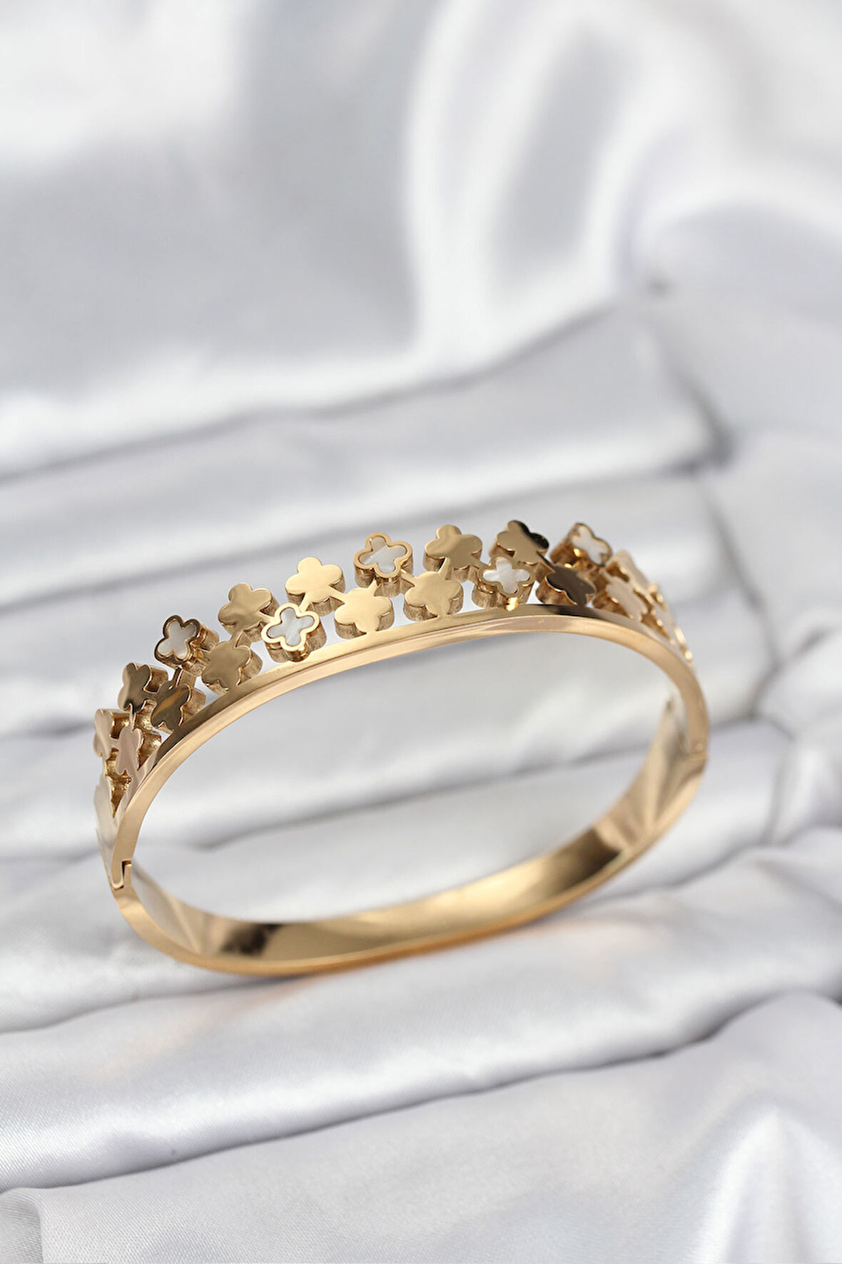 Reka Moda 316L Çelik Gold Renk Minimal Yoncalı Kadın Kelepçe Bileklik