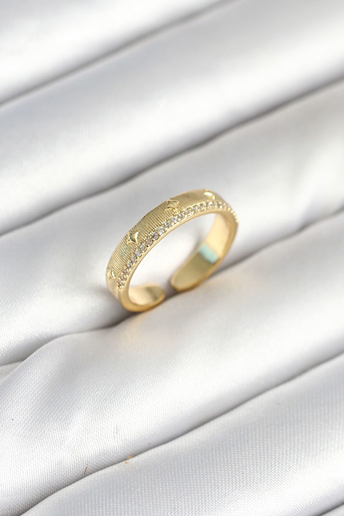 Reka Moda Gold Renk Şerit Zirkon Taşlı Kadın Yüzük