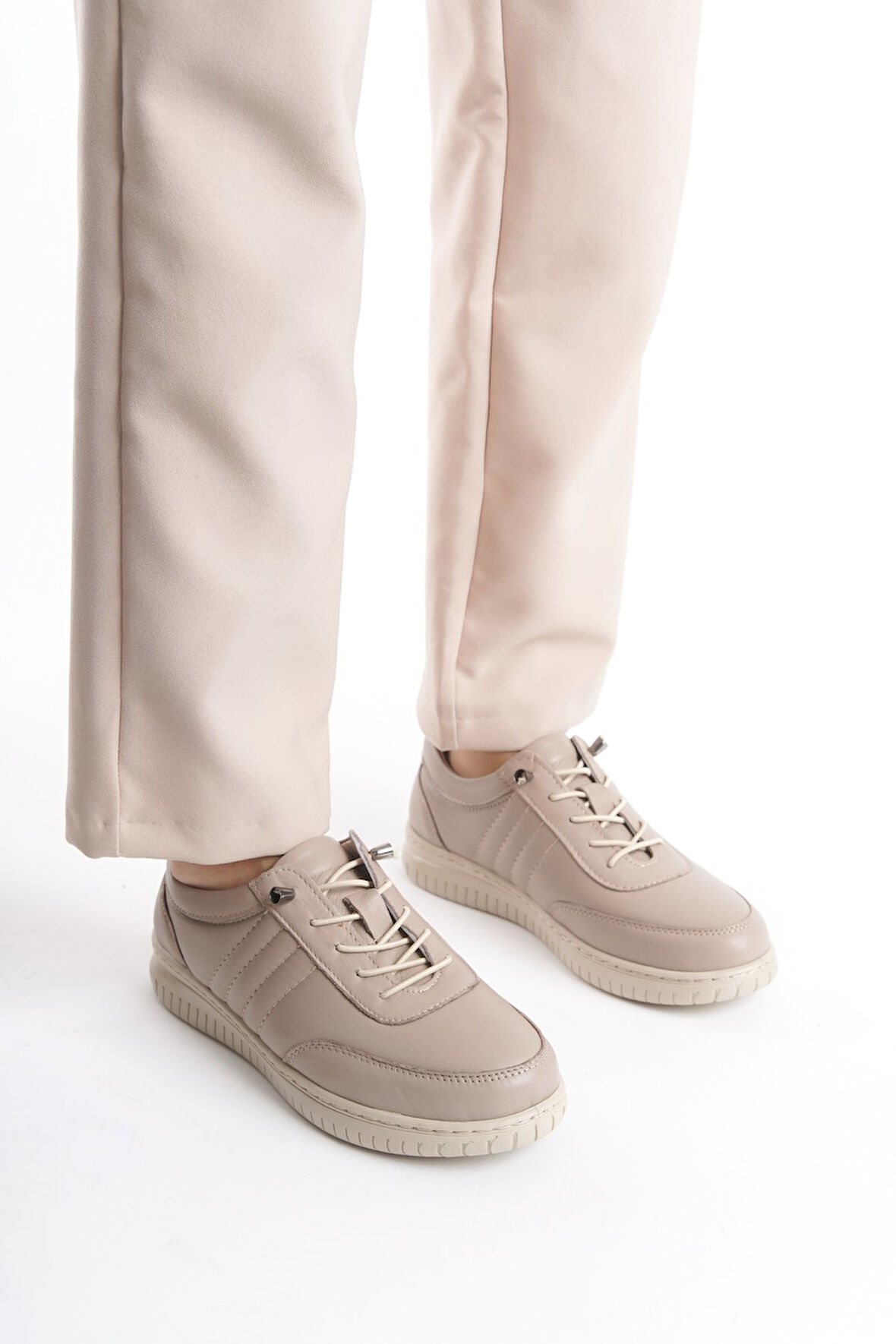 Kadın İçi Dışı Deri Ortopedik Alçak Taban Kadın Ayakkabı Anne Ayakkabı Lv2502