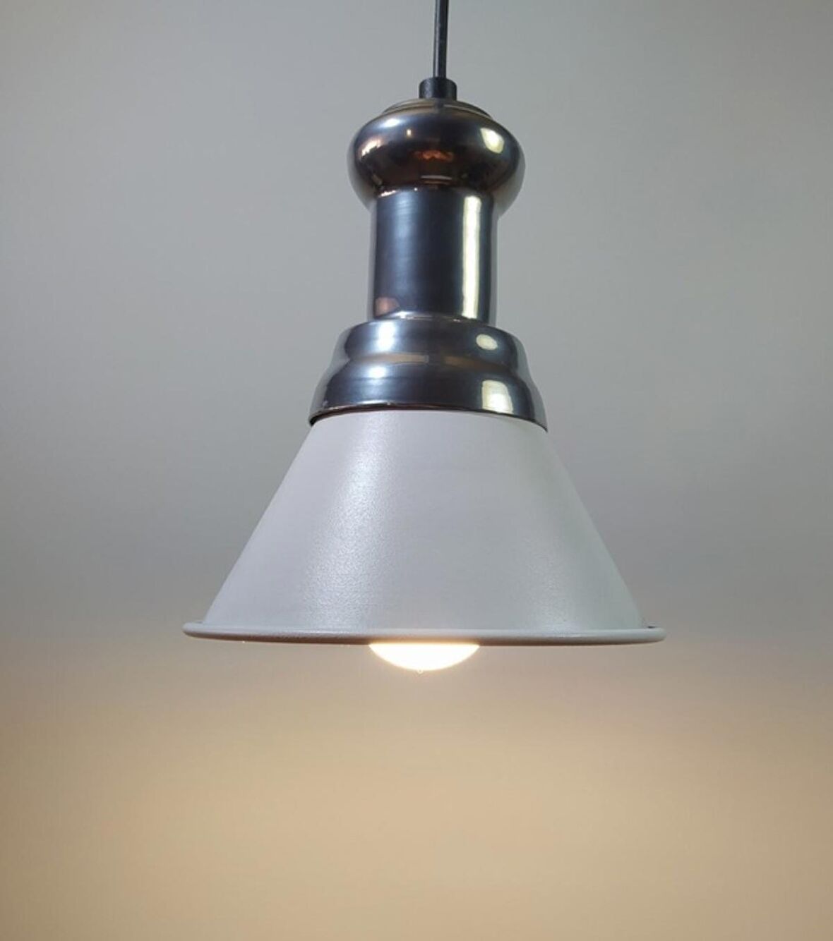 RİOLİGHT RETRO TEKLİ METAL SARKIT AVİZE ŞAPKA ÇAPI: 18CM