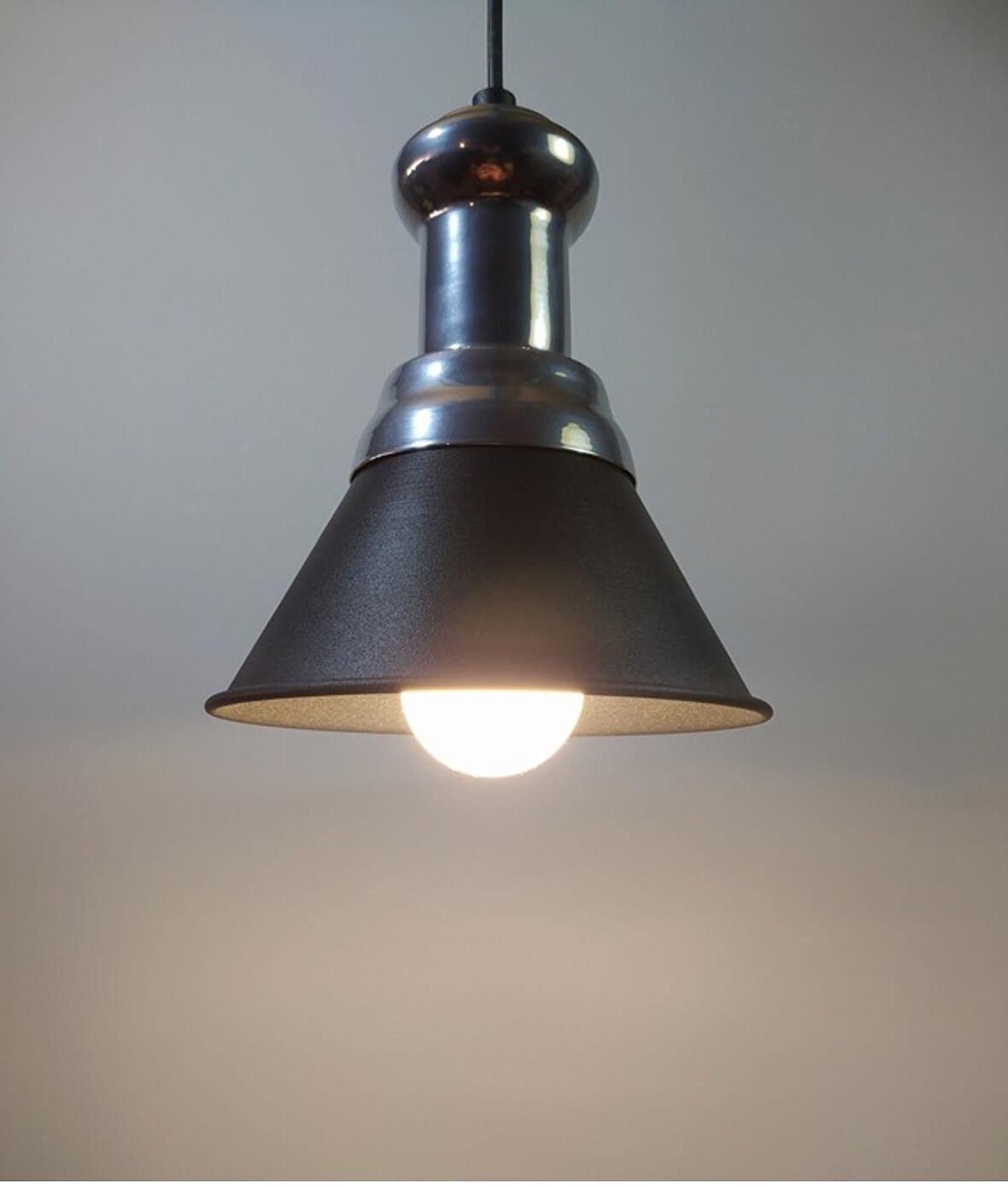 RİOLİGHT RETRO TEKLİ METAL SARKIT AVİZE ŞAPKA ÇAPI: 18CM
