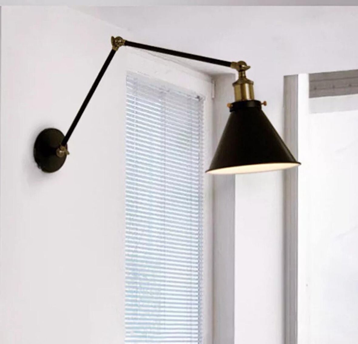 RİOLİGHT RETRO ÜÇ MAFSALI HAREKETLİ RUSTİK APLİK AKROBAT APLİK