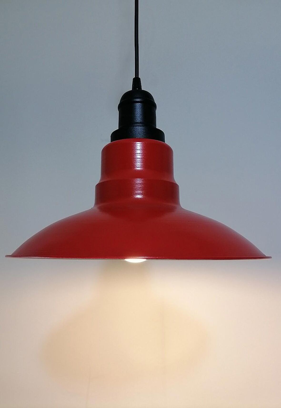 RİOLİGHT 1RETRO,RUSTİK,MODERN KIRMIZI İÇİ BEYAZ MUTAFA,ODA,CAFE İÇİN METAL SARKIT AVİZE ÇAP:30CM