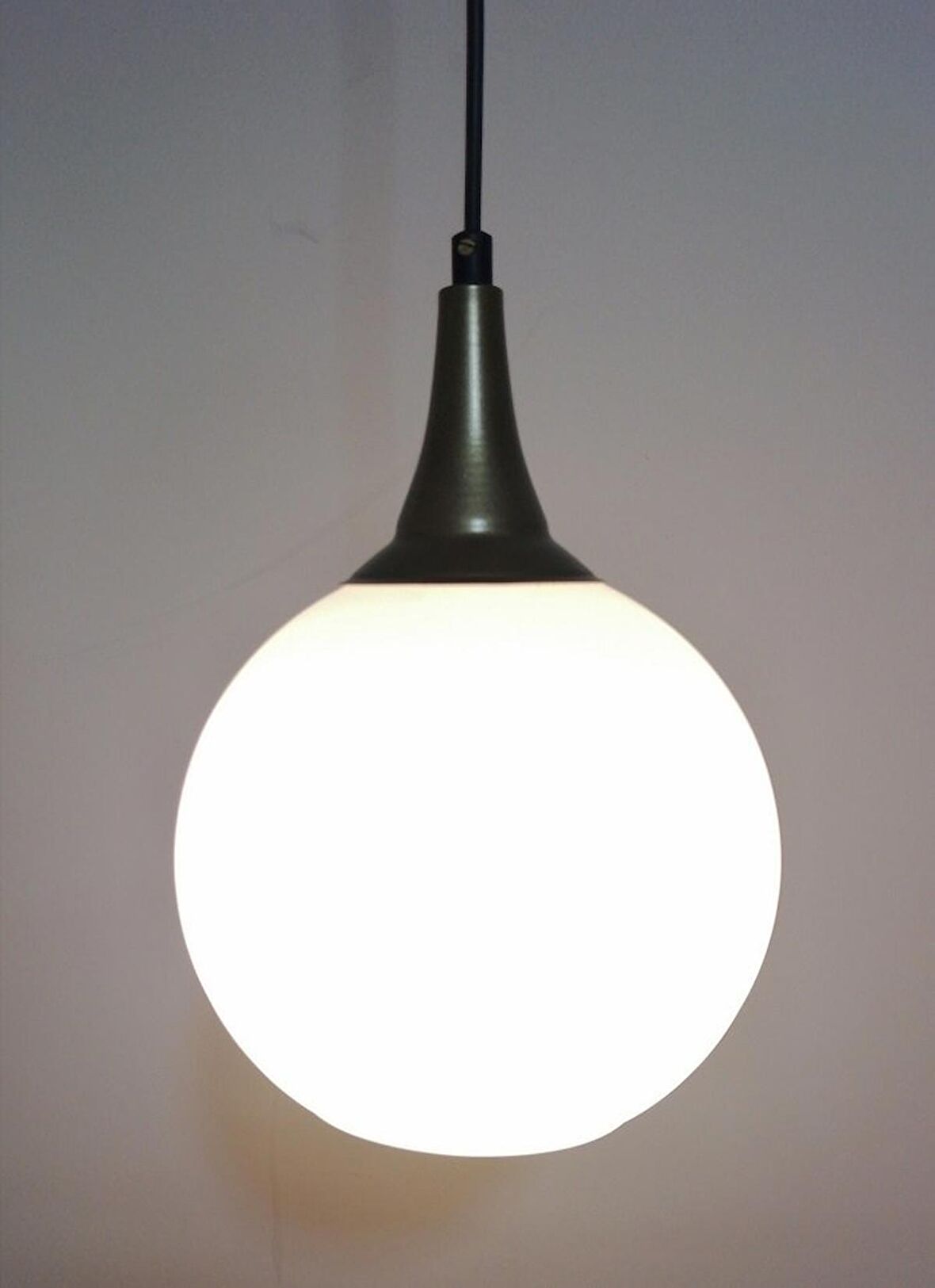 RİOLİGHT RETRO,RUSTİK ODA,KOLİDOR, CAFE İÇİN ESKİTME AKSESUARLI OPAL CAM TEKLİ SARKIT AVİZE ÇAP:20CM