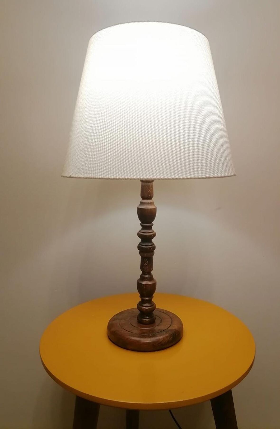 RİOLİGHT RETRO,RUSTİK,VİNTAGE NATURAL AHŞAP GÖVDE KUMAŞ BAŞLIK 1XE27 DUYLU ABAJUR KÖŞE LAMBASI 