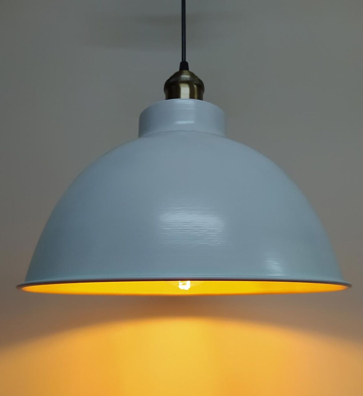 RİOLİGHT RETRO ESKİTME ASKILI BEYAZ İÇİ ALTIN TEKLİ METAL SARKIT