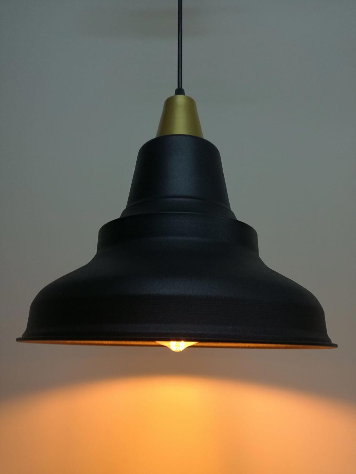 RİOLİGHT RETRO SİYAH İÇİ ALTIN TEKLİ METAL SARKIT