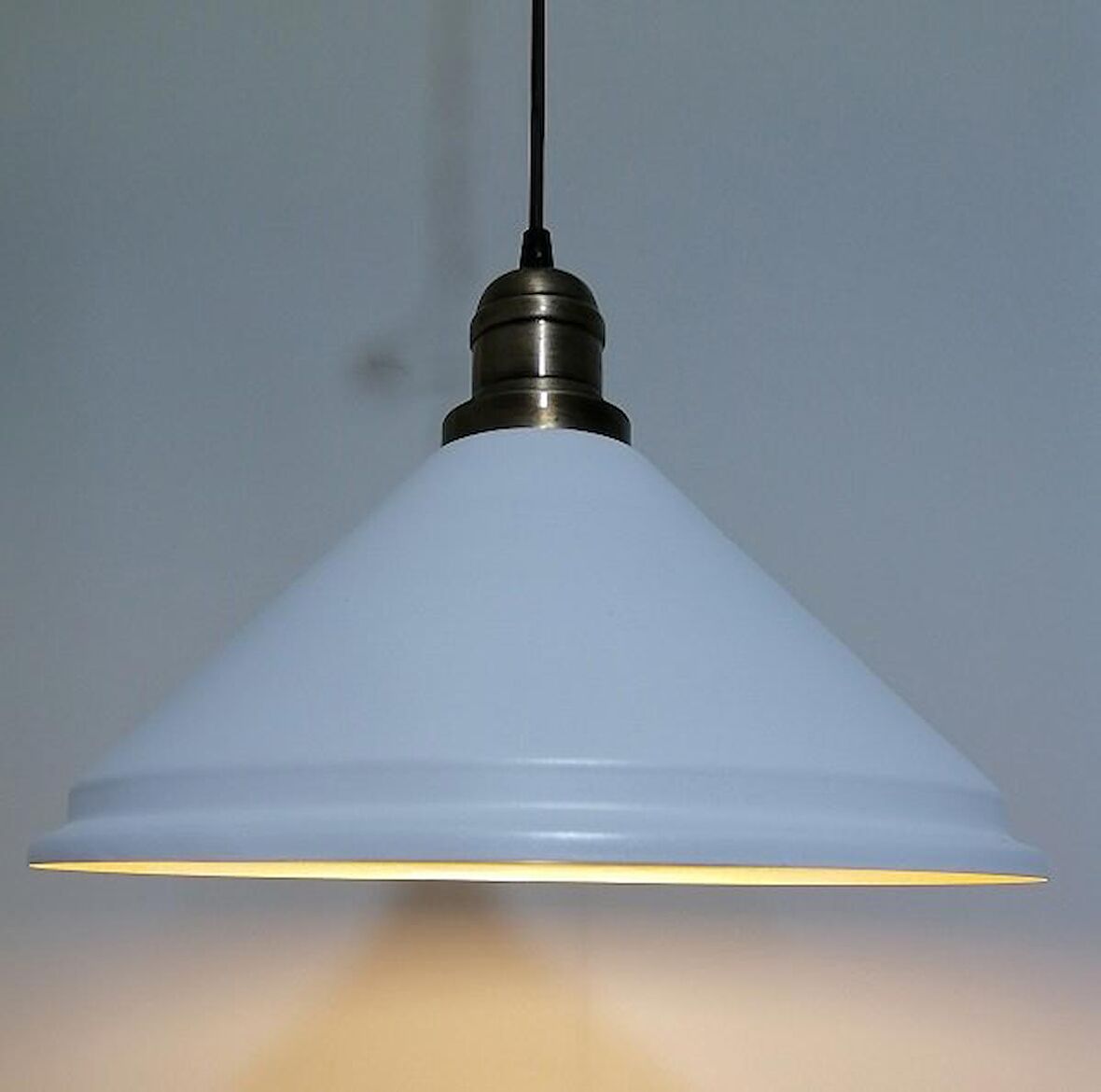 RİOLİGHT RETRO BEYAZ İÇİ GOLD TEKLİ METAL SARKIT ÇAP: 33CM