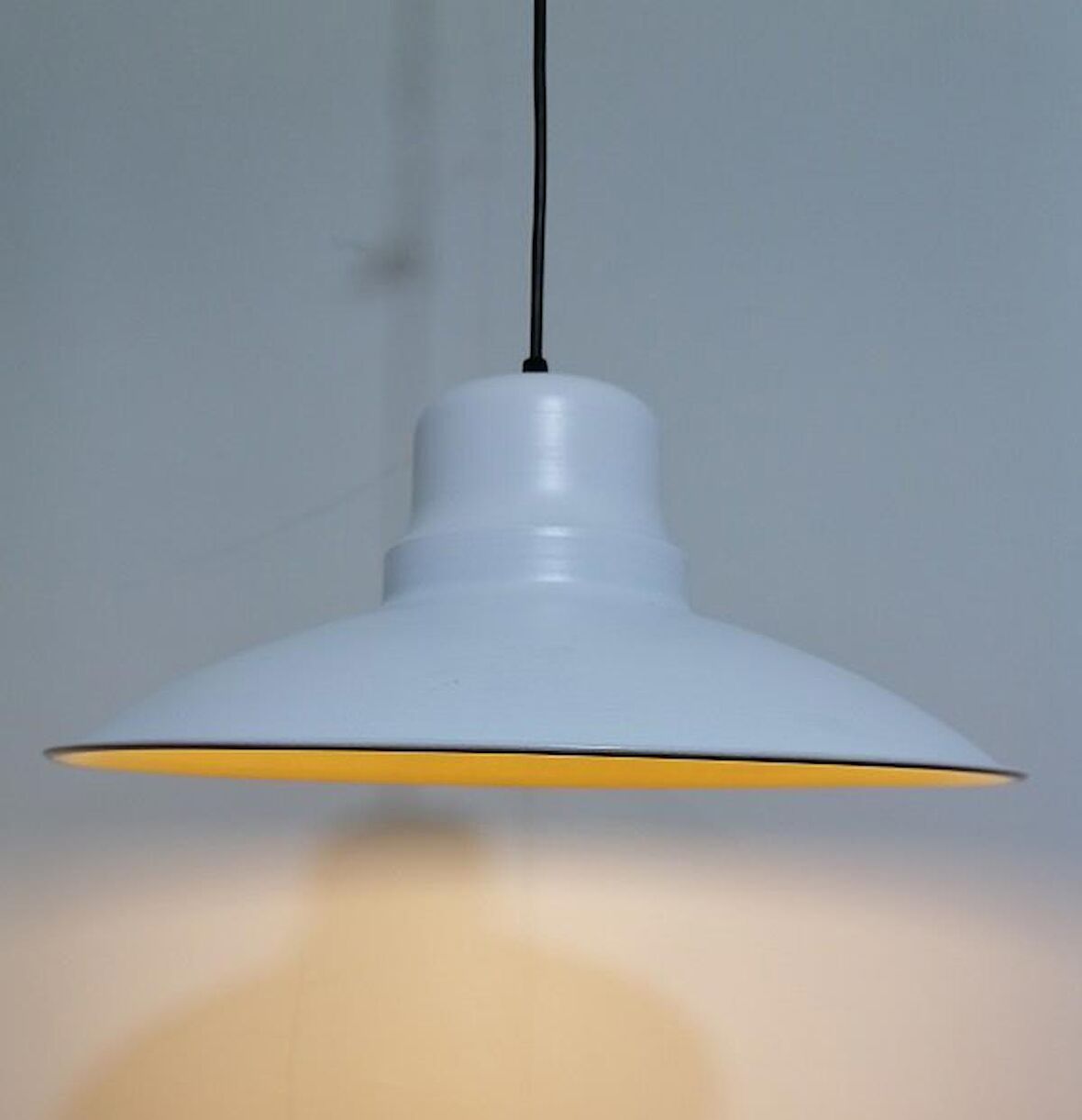 RİOLİGHT RETRO BEYAZ İÇİ GOLD TEKLİ METAL SARKIT ÇAP: 37CM