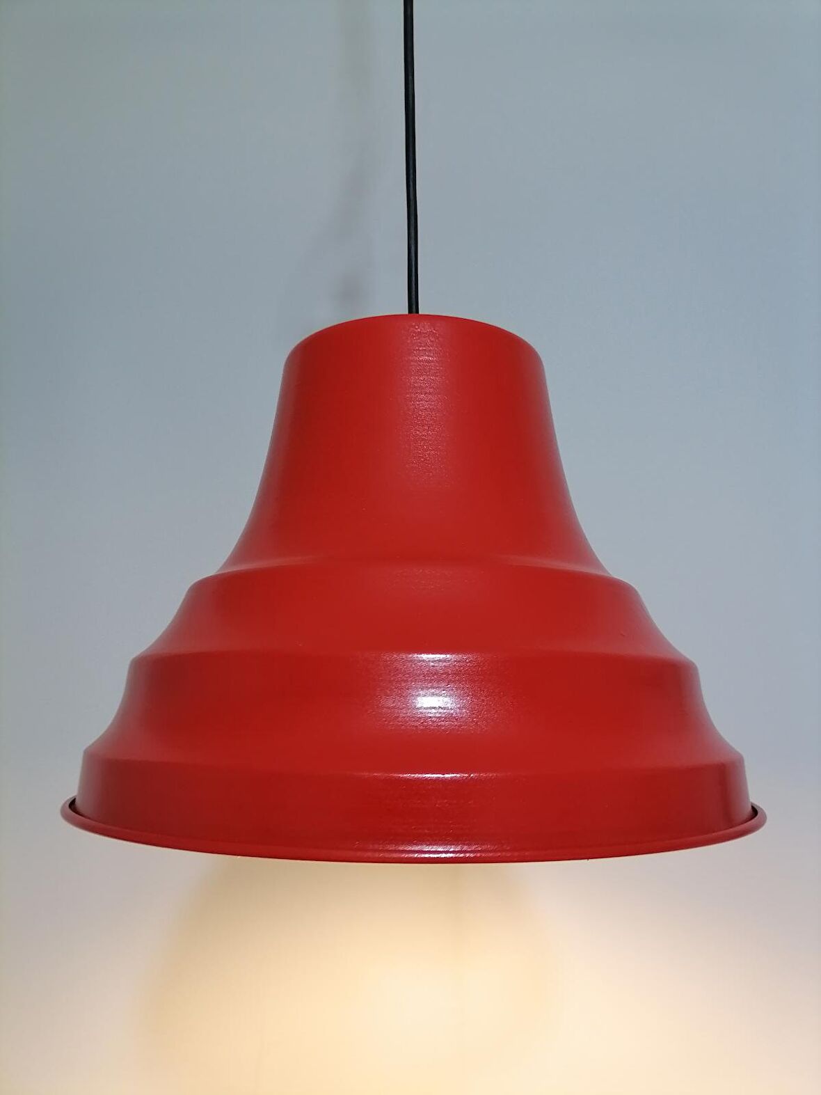 RİOLİGHT RETRO KIRMIZI İÇİ GOLD TEKLİ METAL SARKIT ÇAP: 27CM