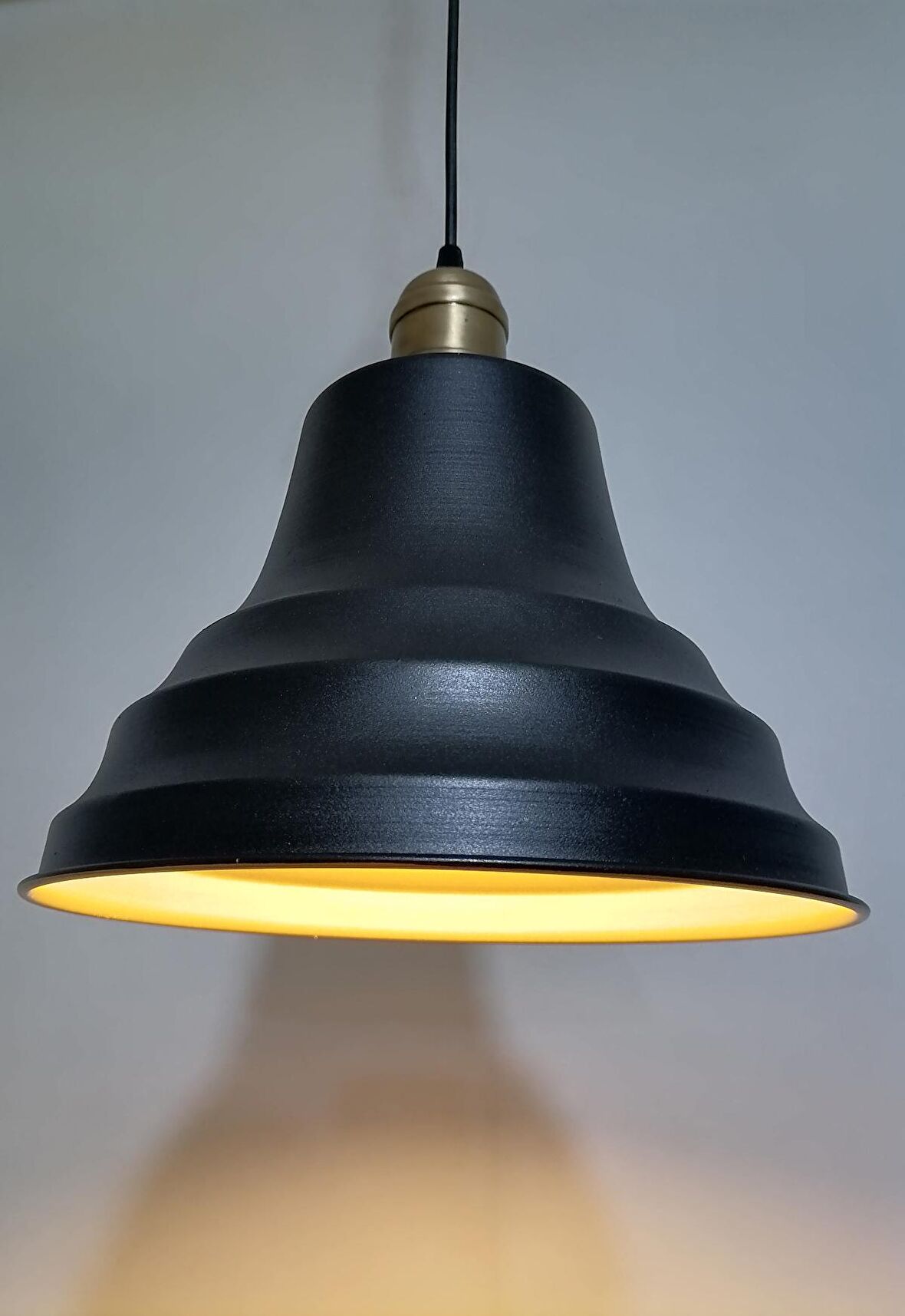 RİOLİGHT RETRO SİYAH İÇİ GOLD TEKLİ METAL SARKIT ÇAP: 27CM