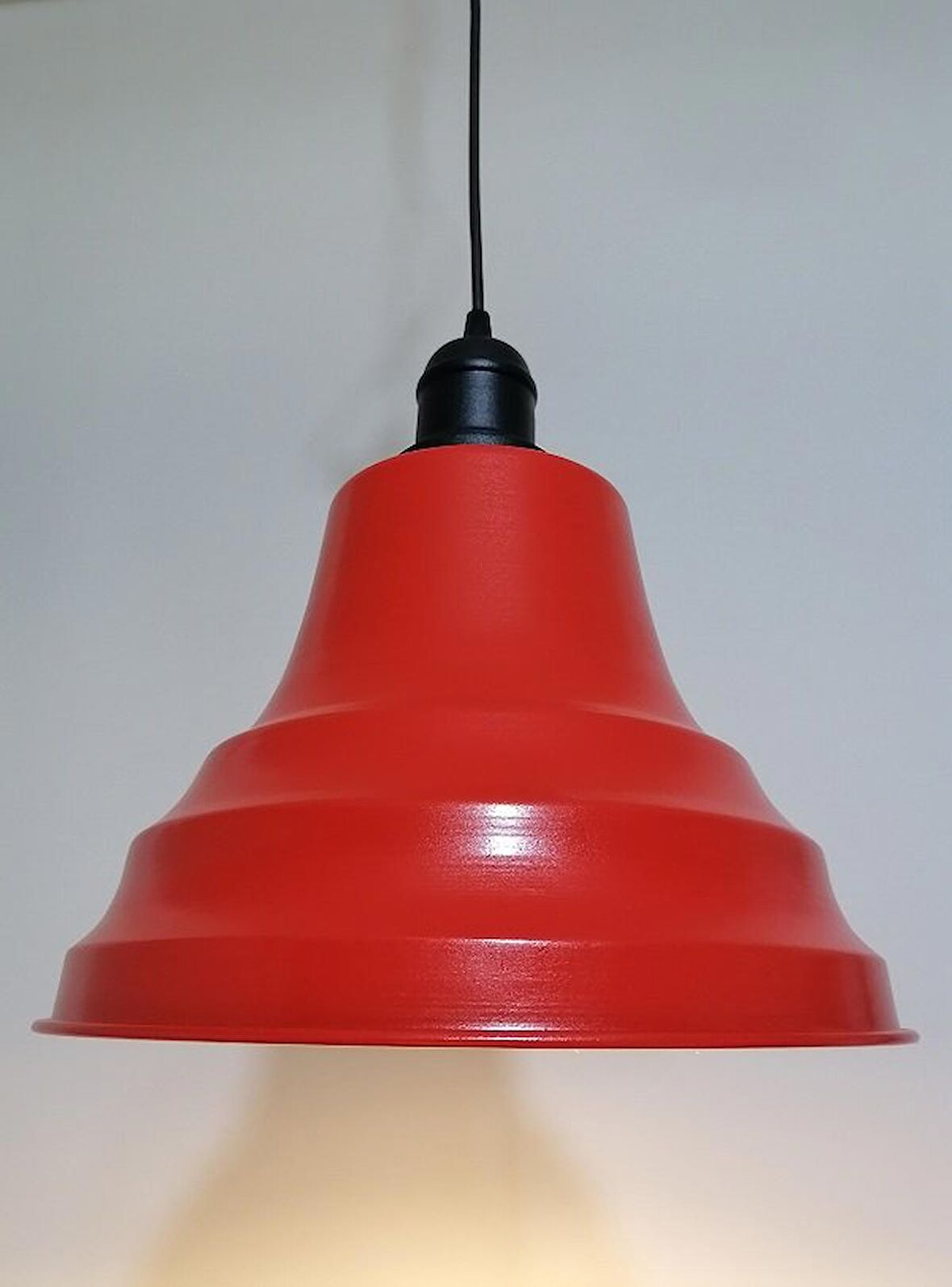 RİOLİGHT RETRO KIRMIZI İÇİ GOLD TEKLİ METAL SARKIT ÇAP: 27CM