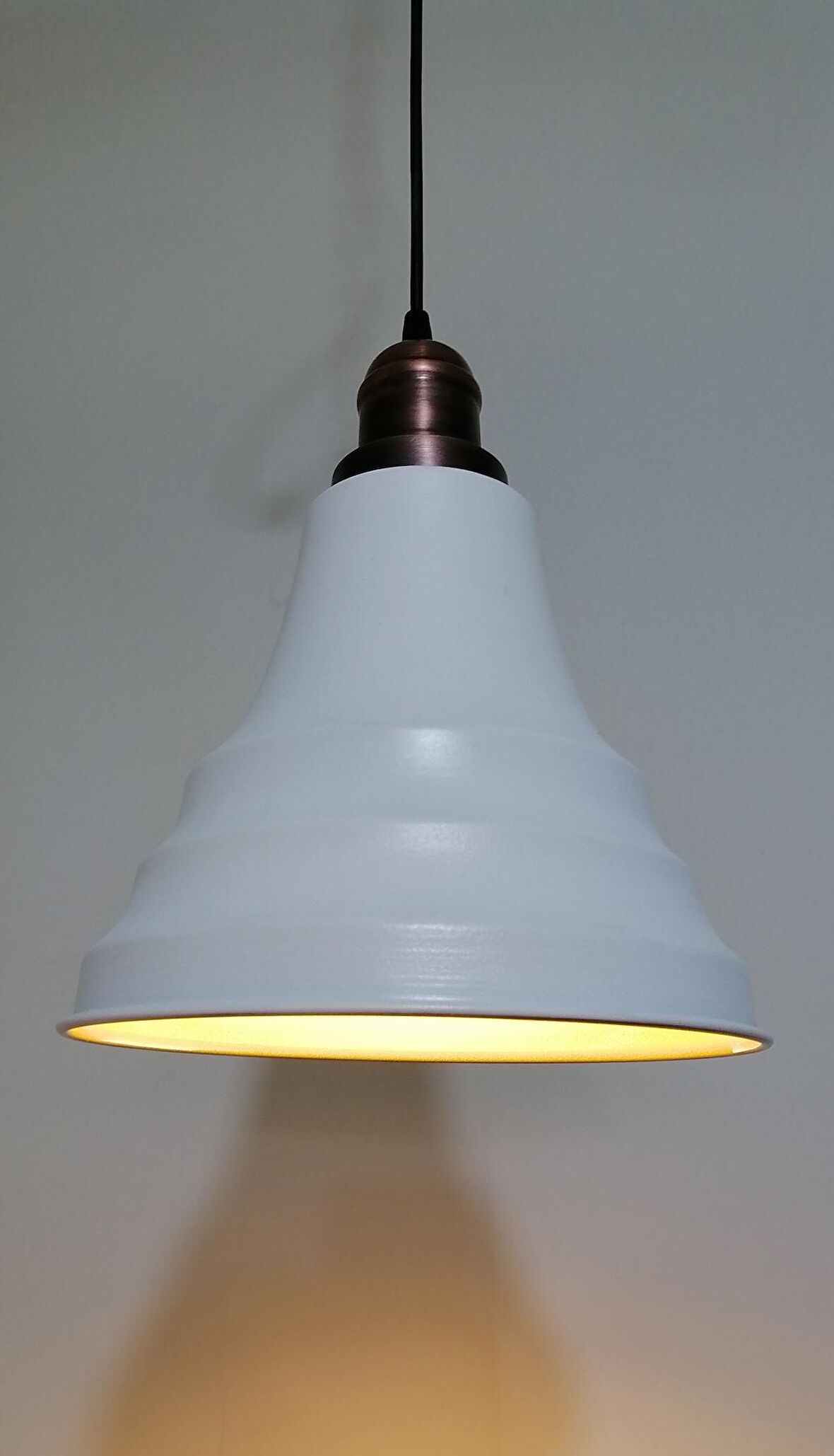 RİOLİGHT RETRO BEYAZ İÇİ GOLD TEKLİ METAL SARKIT ÇAP:23CM
