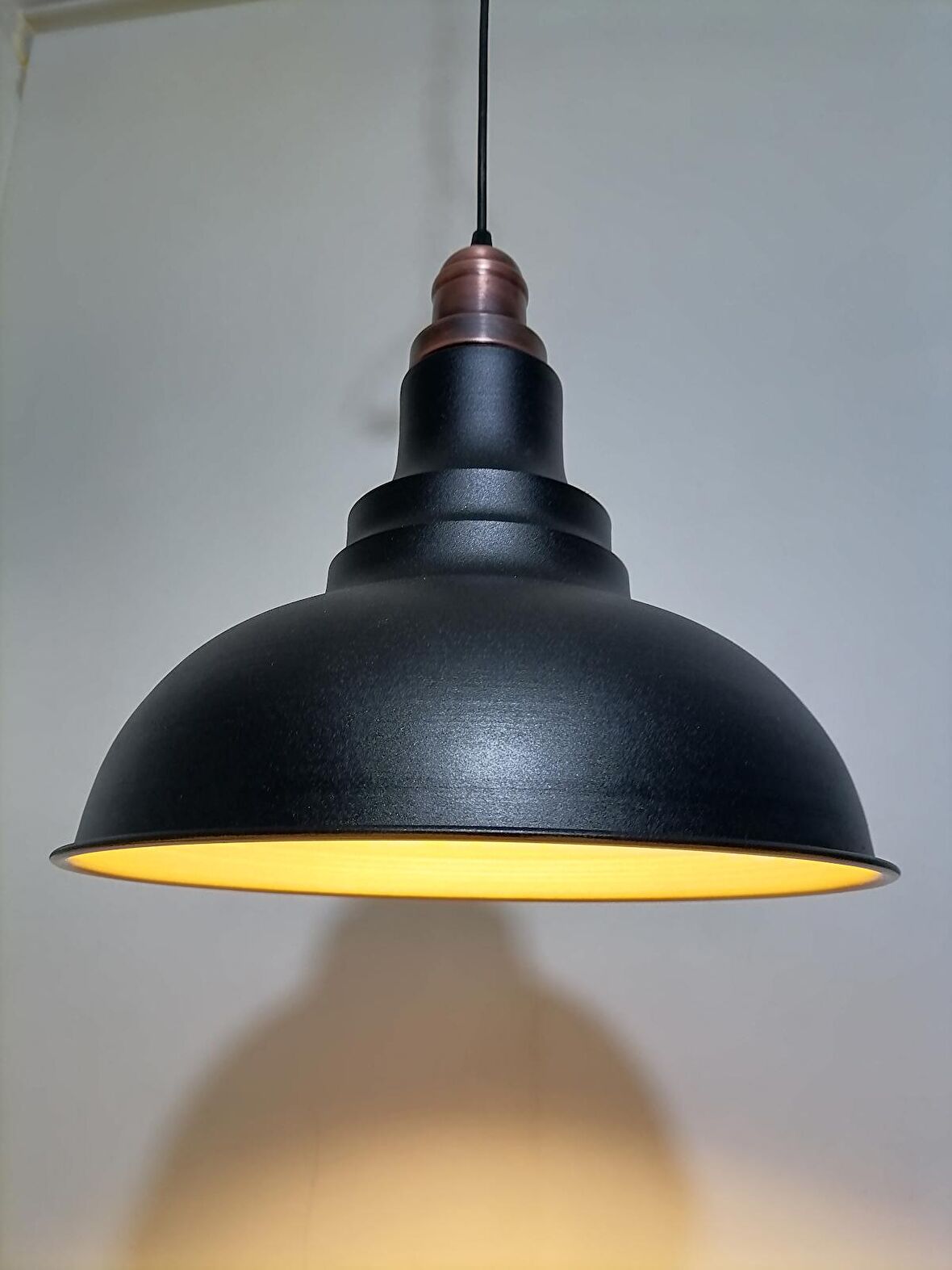 RİOLİGHT RETRO SİYAH İÇİ GOLD TEKLİ METAL SARKIT ÇAP: 34CM