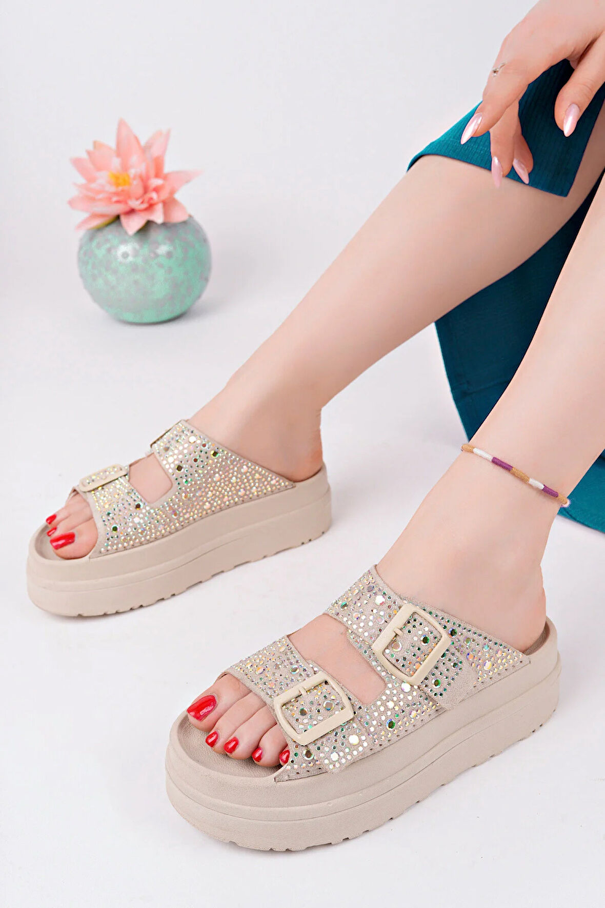 Ortopedik Taşlı Kadın Terlik - Bej