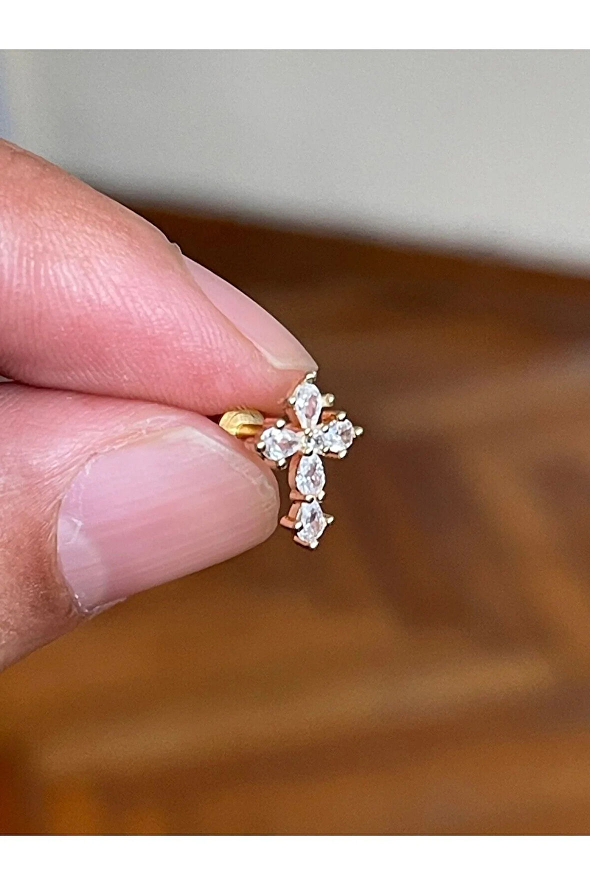 316 Cerrahi Çelik Tragus Helix Kıkırdak Conch Minimal Baget Taşlı Haç Piercing