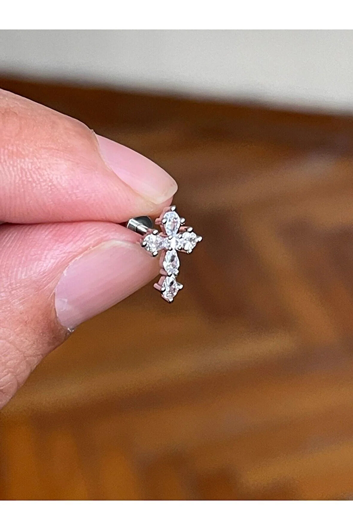 316 Cerrahi Çelik Tragus Helix Kıkırdak Conch Minimal Baget Taşlı Haç Piercing