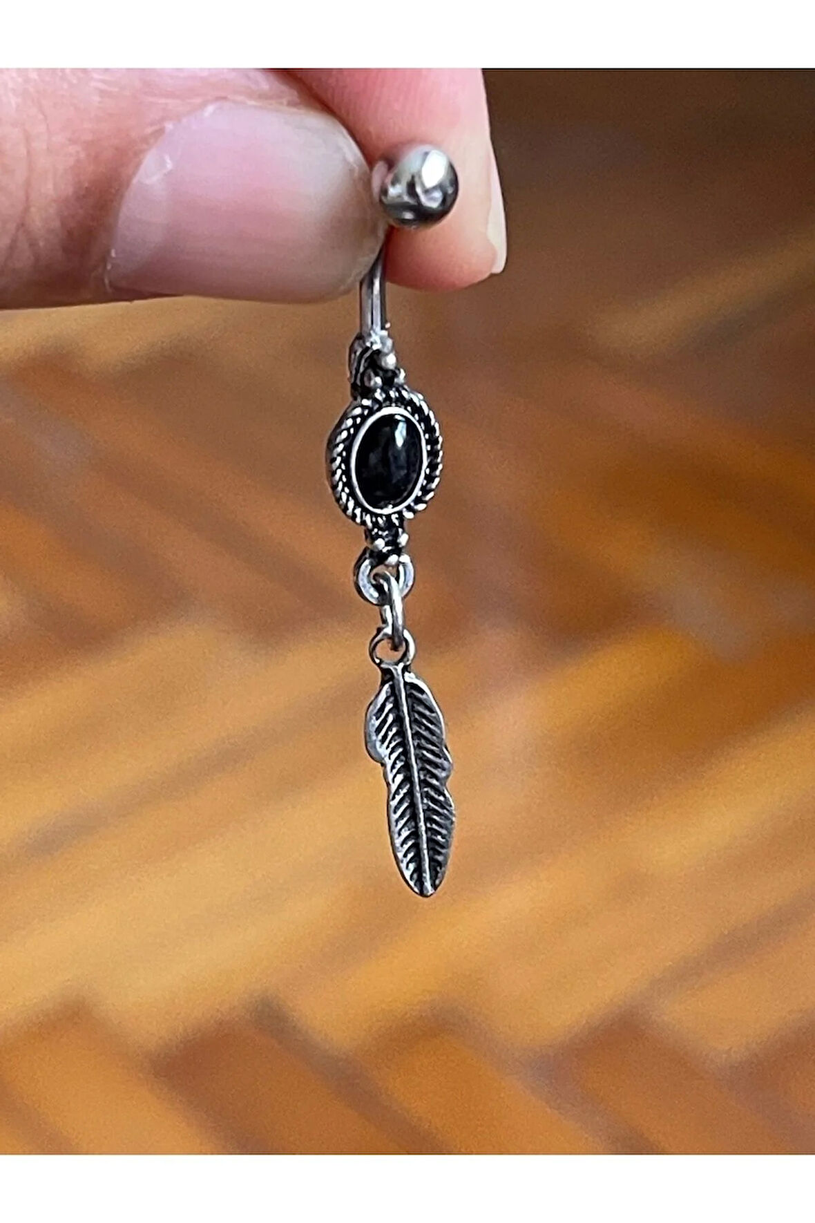 316 Cerrahi Çelik Tüy Model Siyah Taşlı Sallantılı Göbek Piercingi