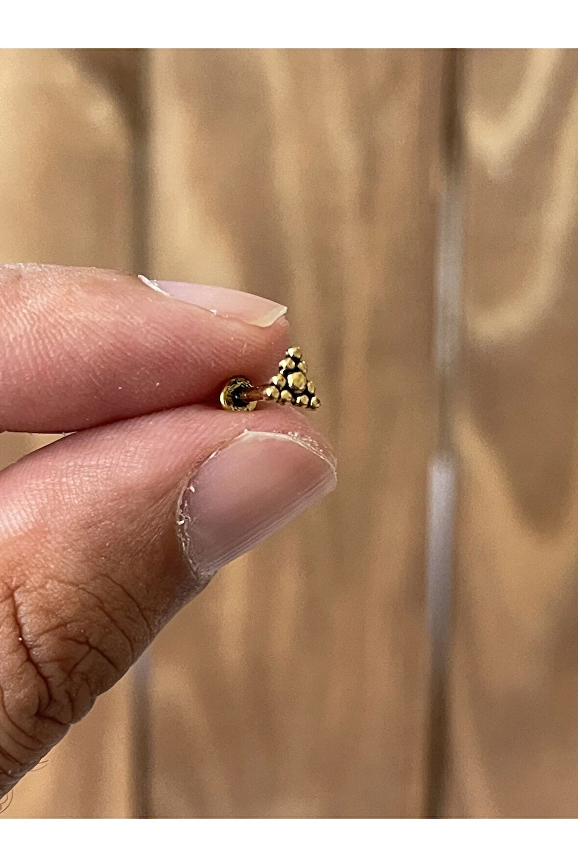 Cerrahi Çelik Tragus Helix Kıkırdak Conch Minimal Toplu Üçgen Detay Piercing