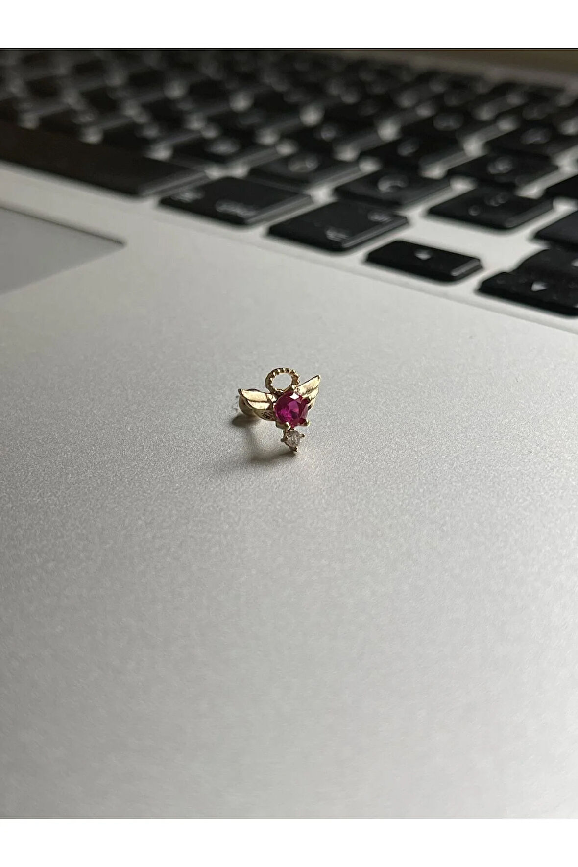 316 L Cerrahi Çelik Dudak Kıkırdak Helix Tragus Piercingi Melek Detaylı Piercing