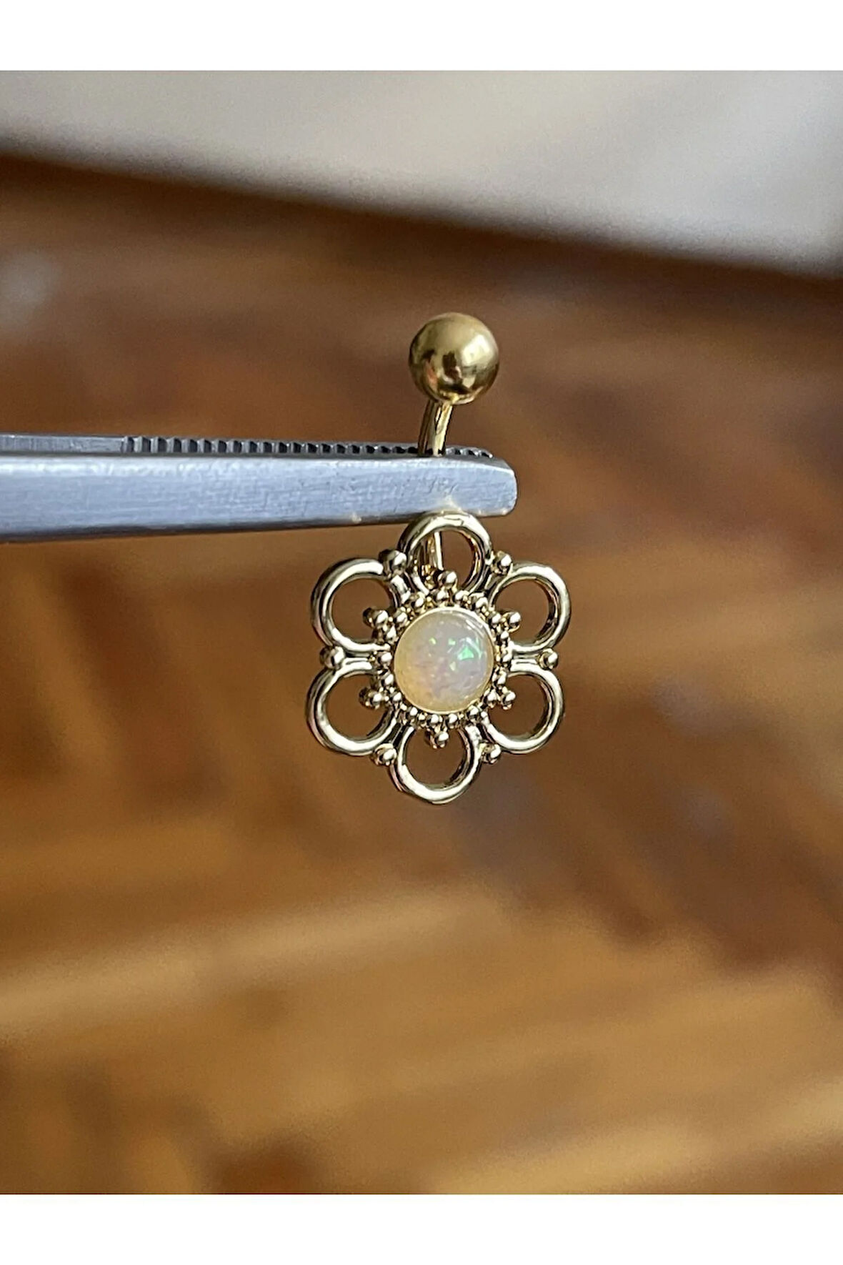 316 L Cerrahi Çelik Gold Rengi Yonca Model Inci Taşlı Göbek Piercingi