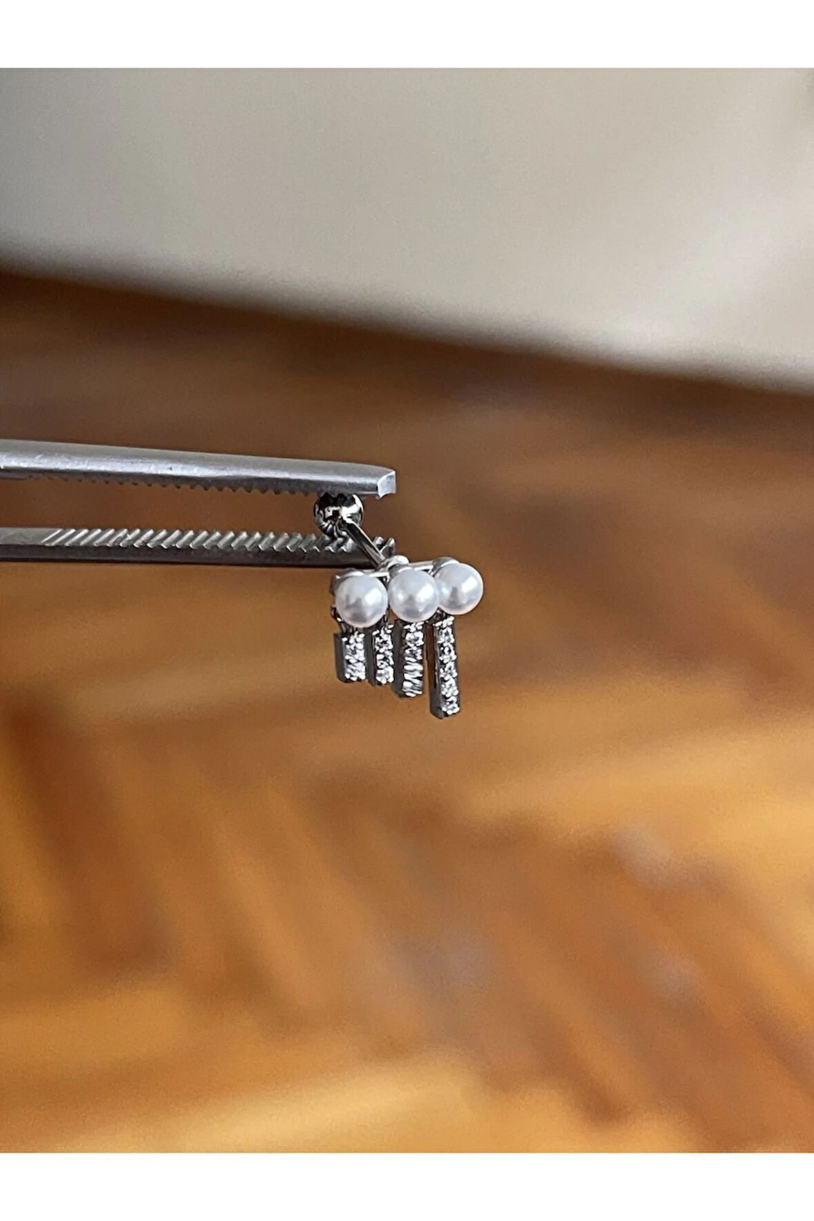 316 L Cerrahi Çelik Dudak Kıkırdak Helix Tragus Piercingi İnci Detaylı Piercing