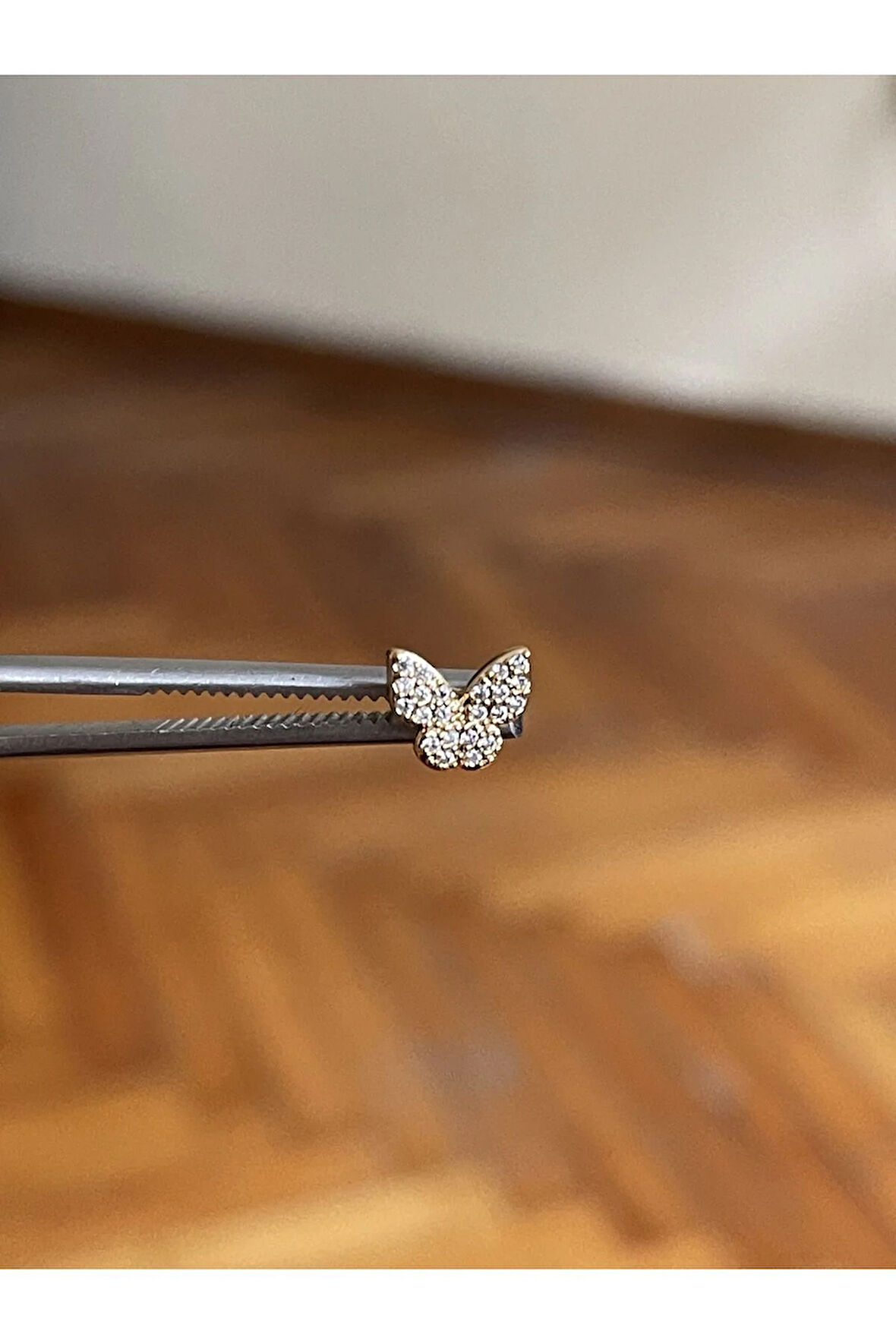 316 L Cerrahi Çelik Dudak Kıkırdak Helix Tragus Piercingi Kelebek Detaylı Piercing