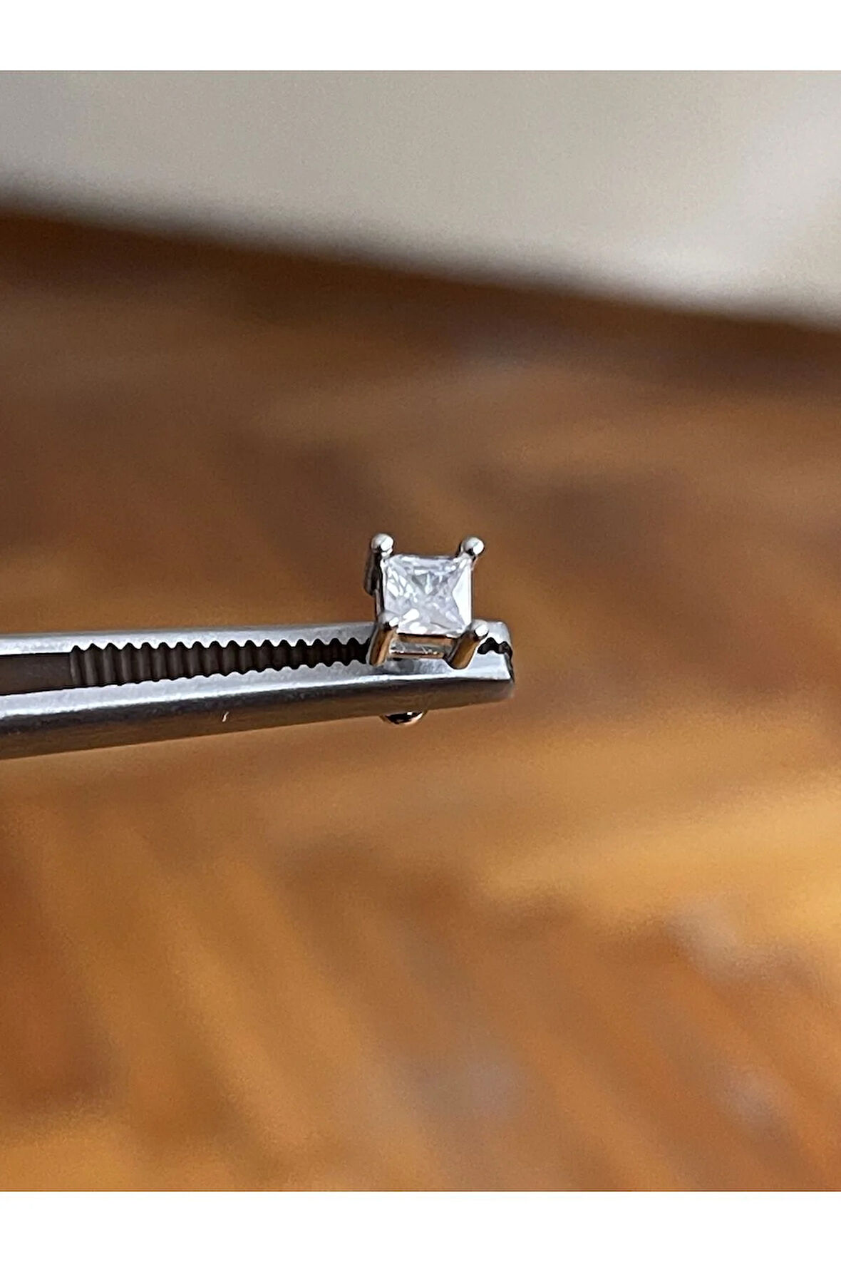 316 L Cerrahi Çelik Dudak Kıkırdak Helix Tragus Piercingi Tek Taş Detaylı Piercing